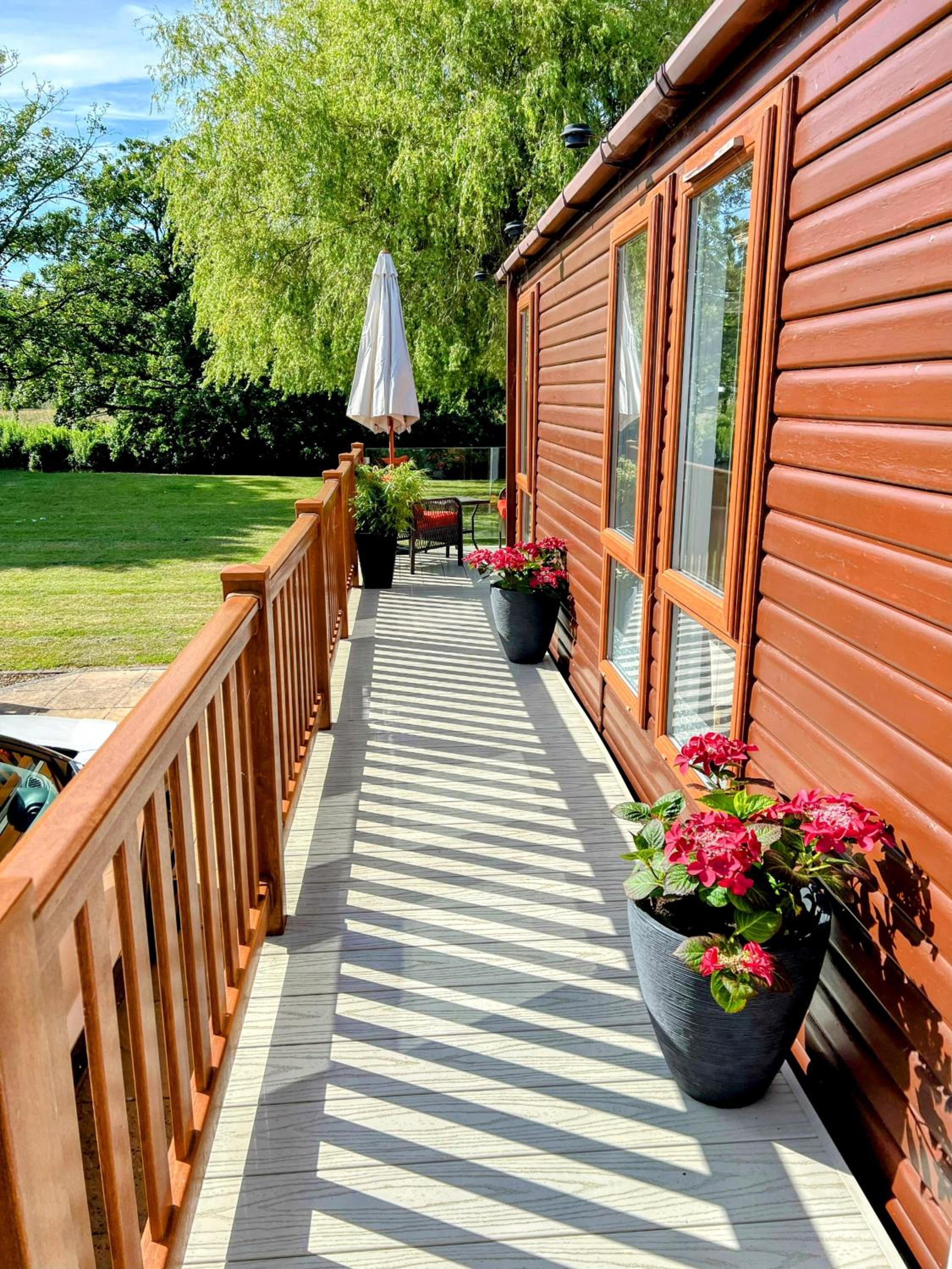 Riverbank Lodge