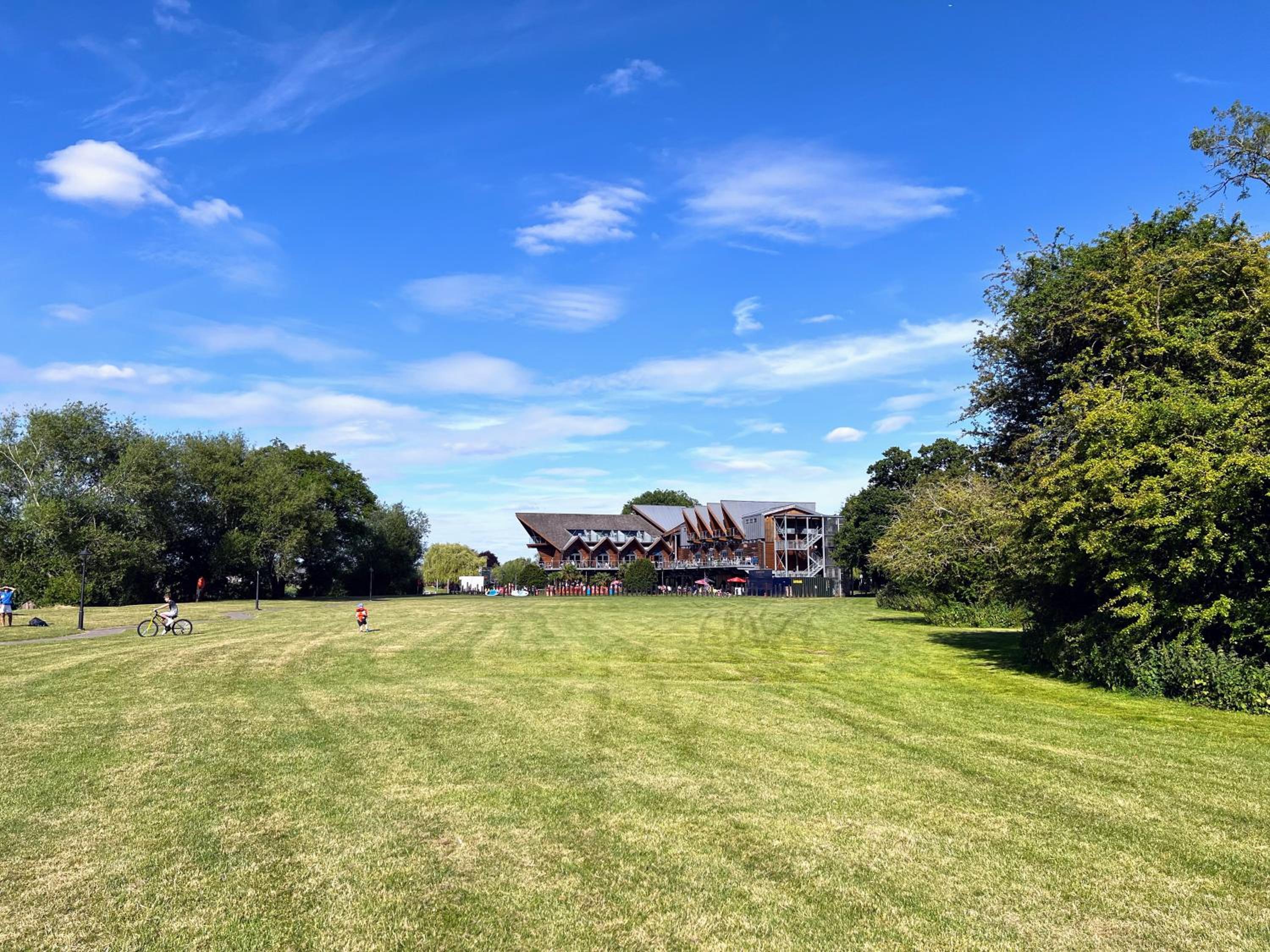 Riverbank Lodge