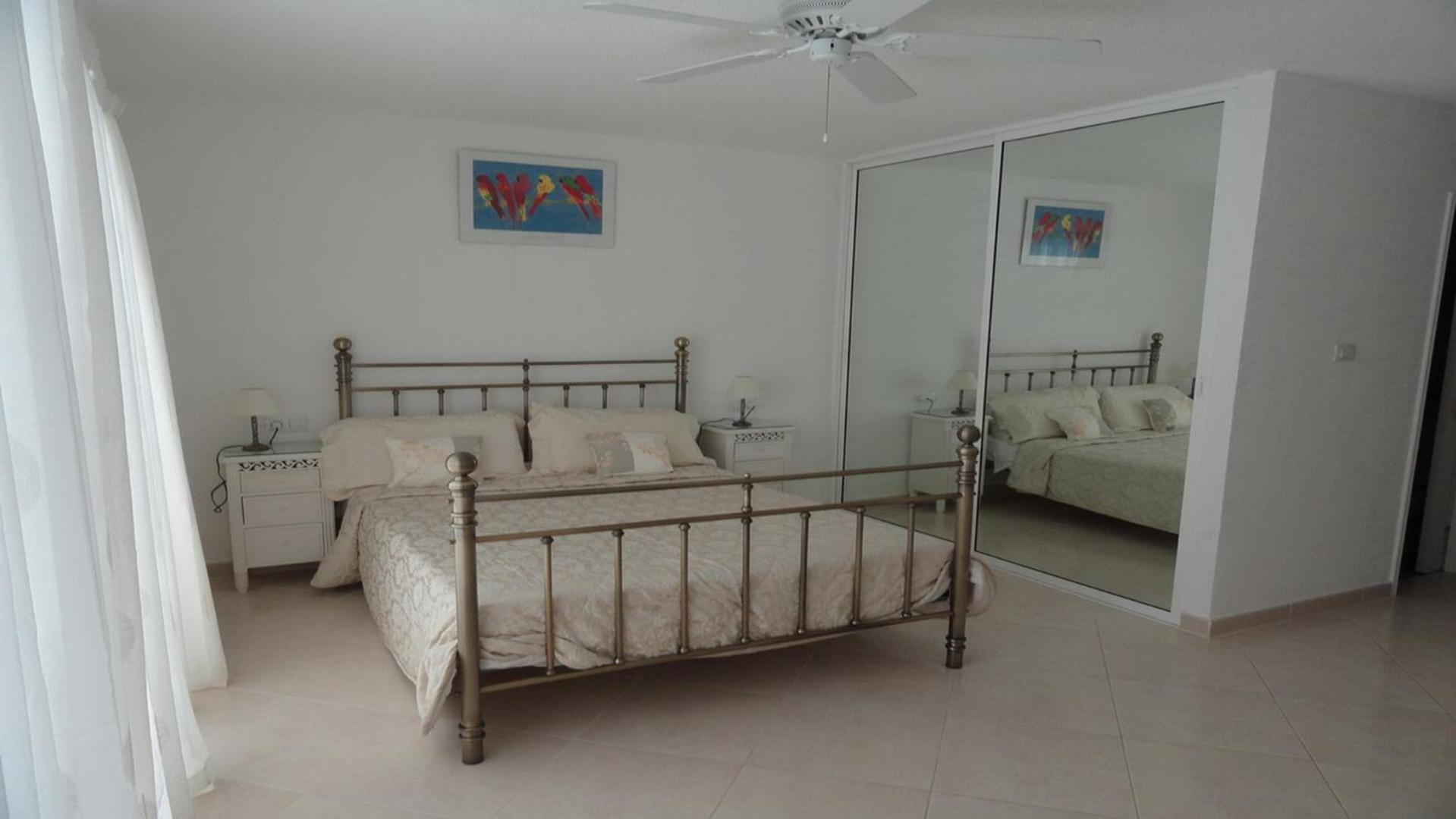 Spacious 3-bedroom beach Bungalow