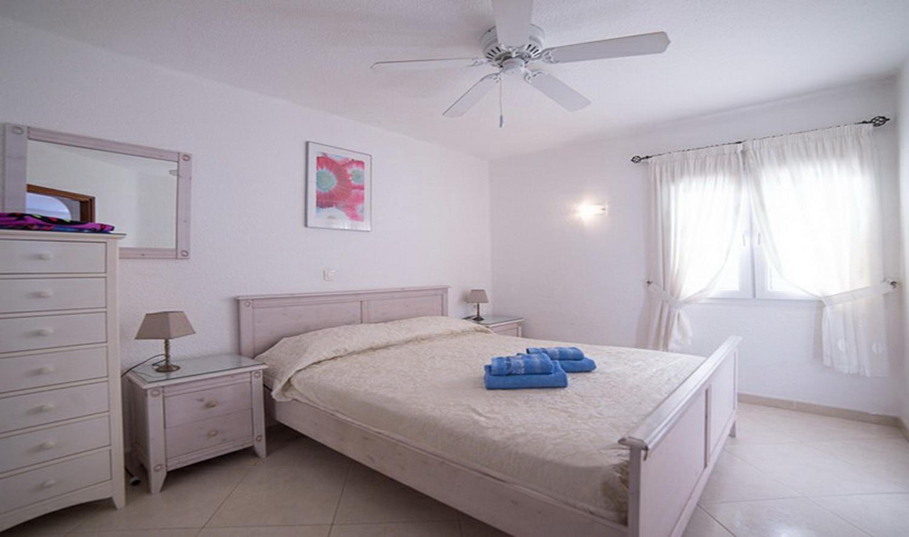 Spacious 3-bedroom beach Bungalow