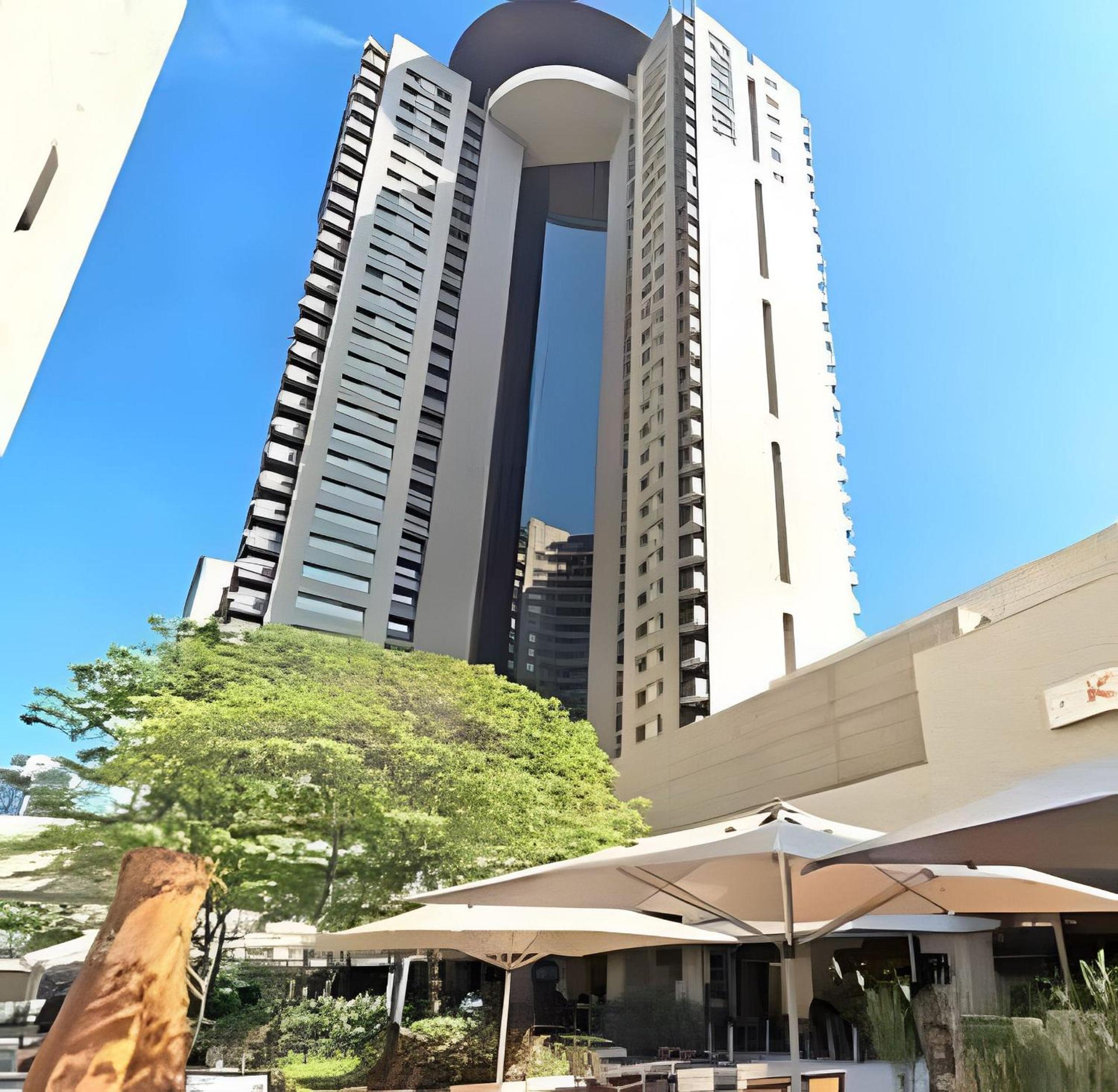 Staybridge Condomínio Flats