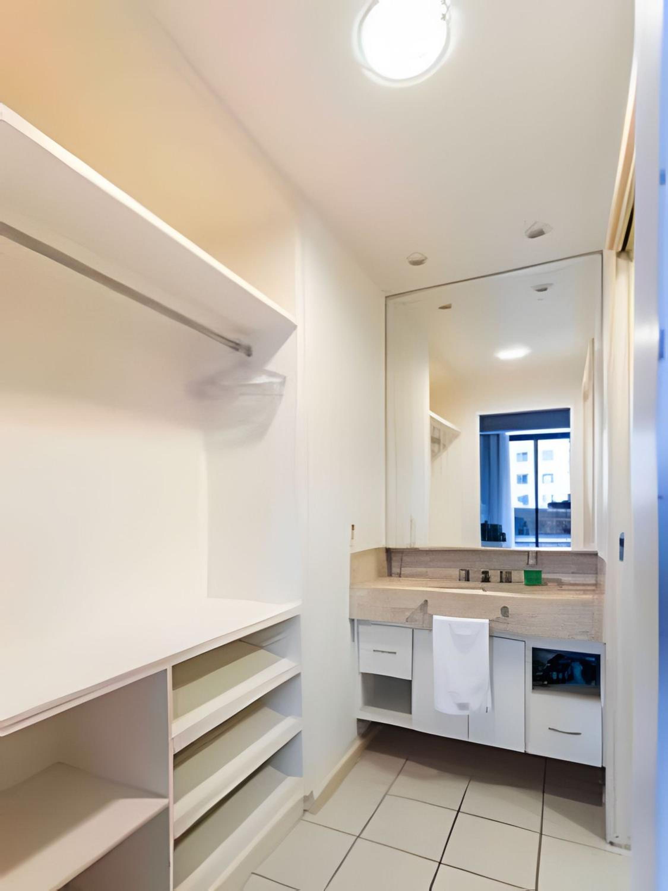 Staybridge Condomínio Flats