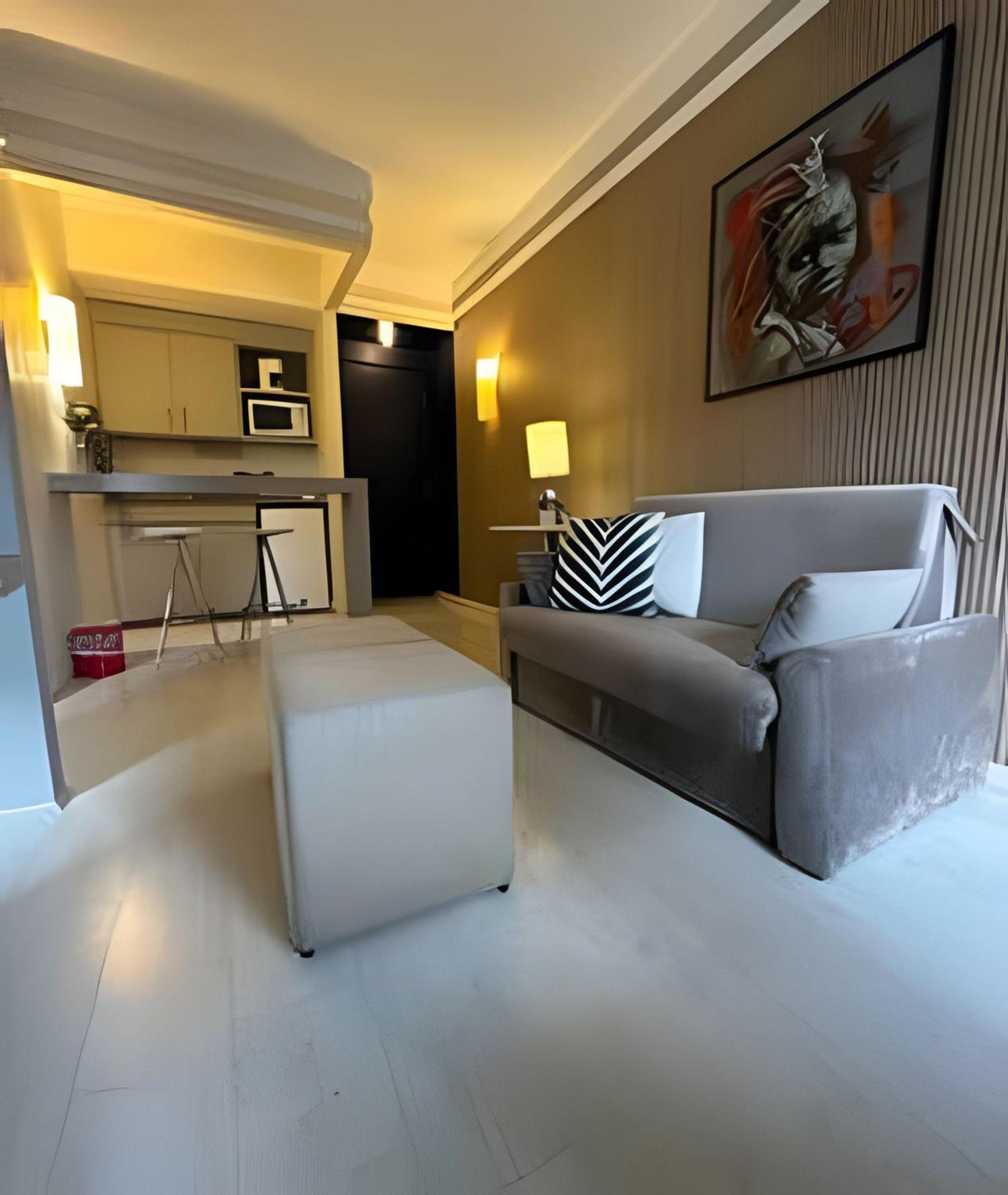 Staybridge Condomínio Flats