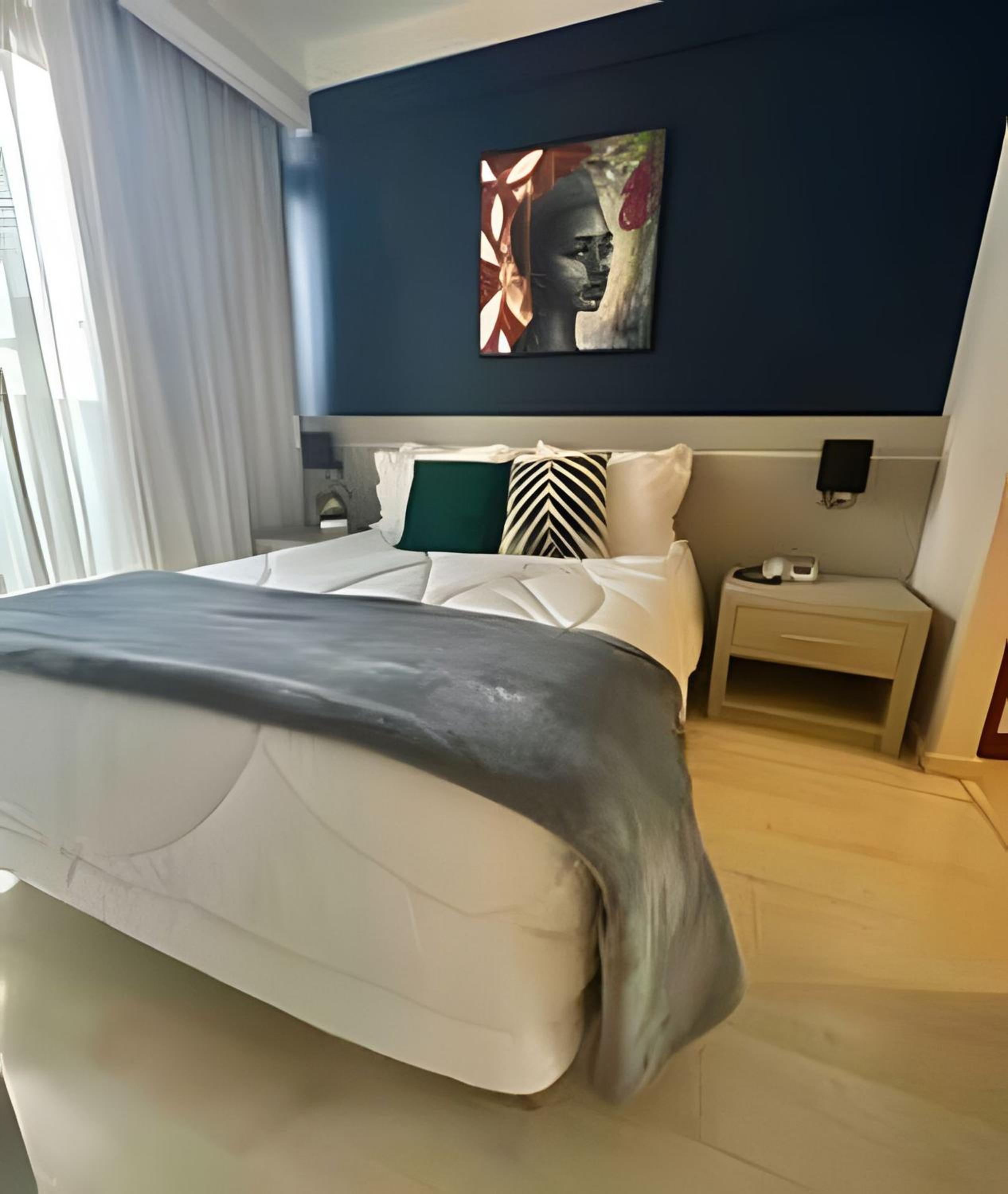 Staybridge Condomínio Flats