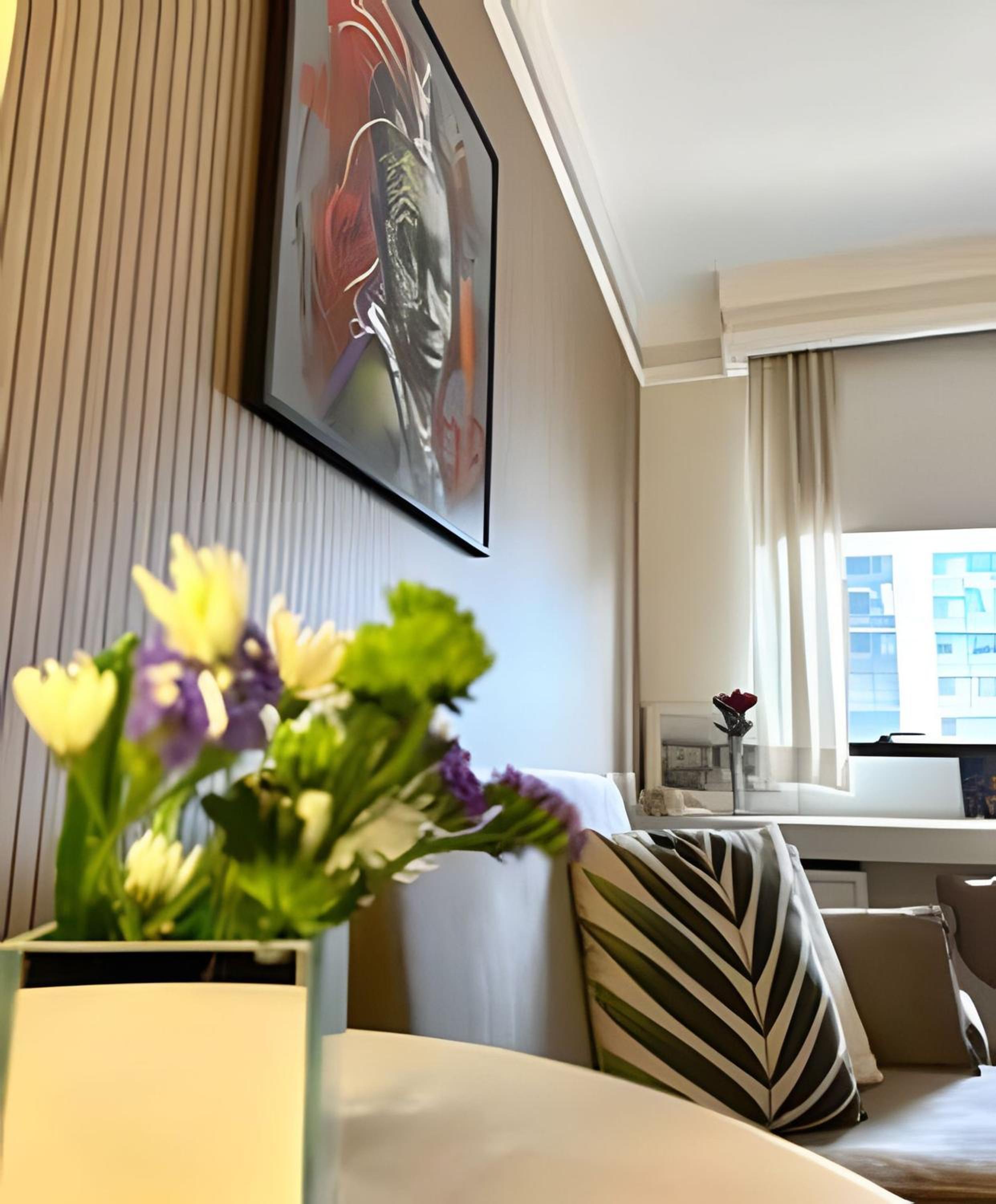 Staybridge Condomínio Flats