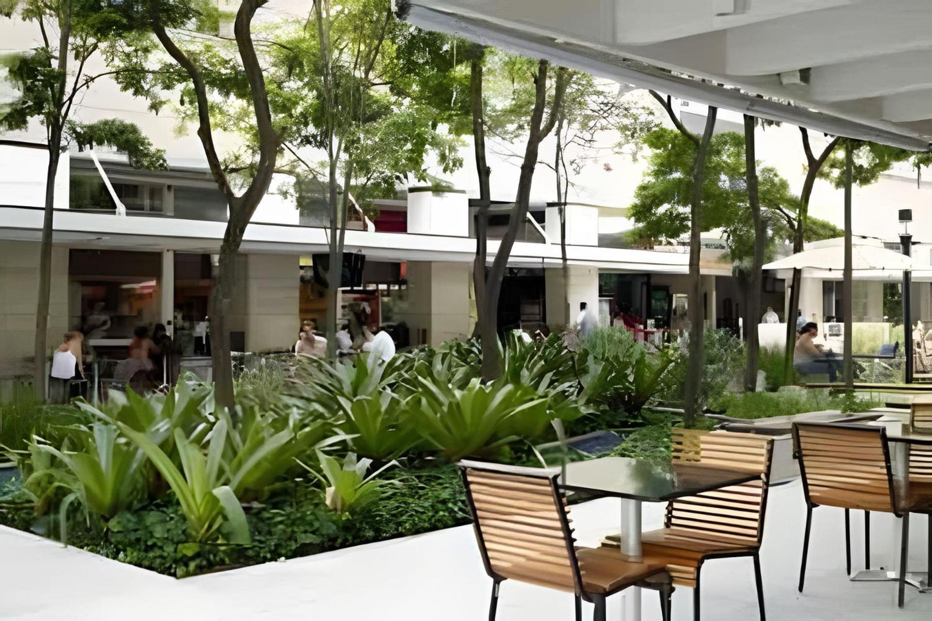 Staybridge Condomínio Flats