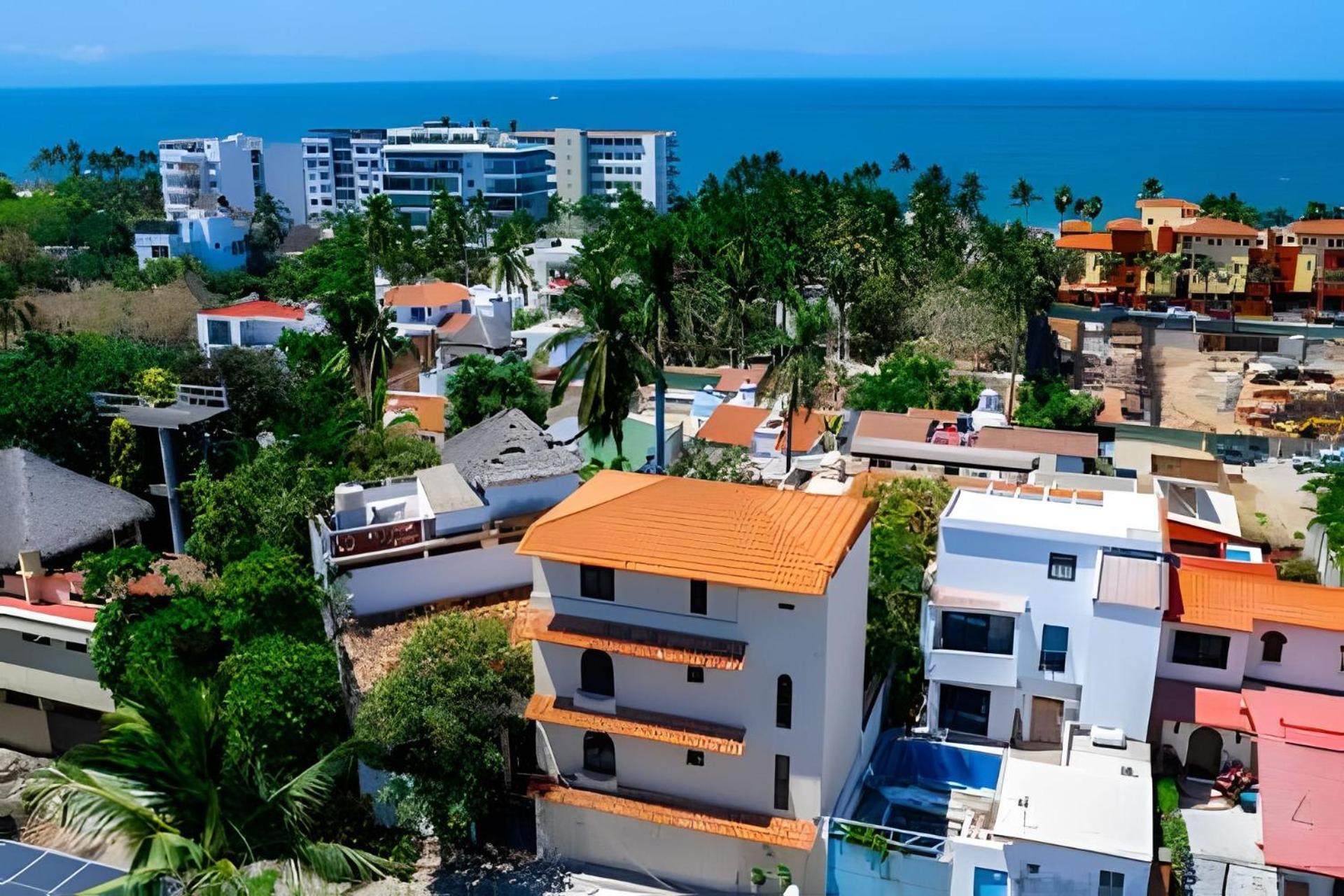 Hotel Casa Riviera - Image 1