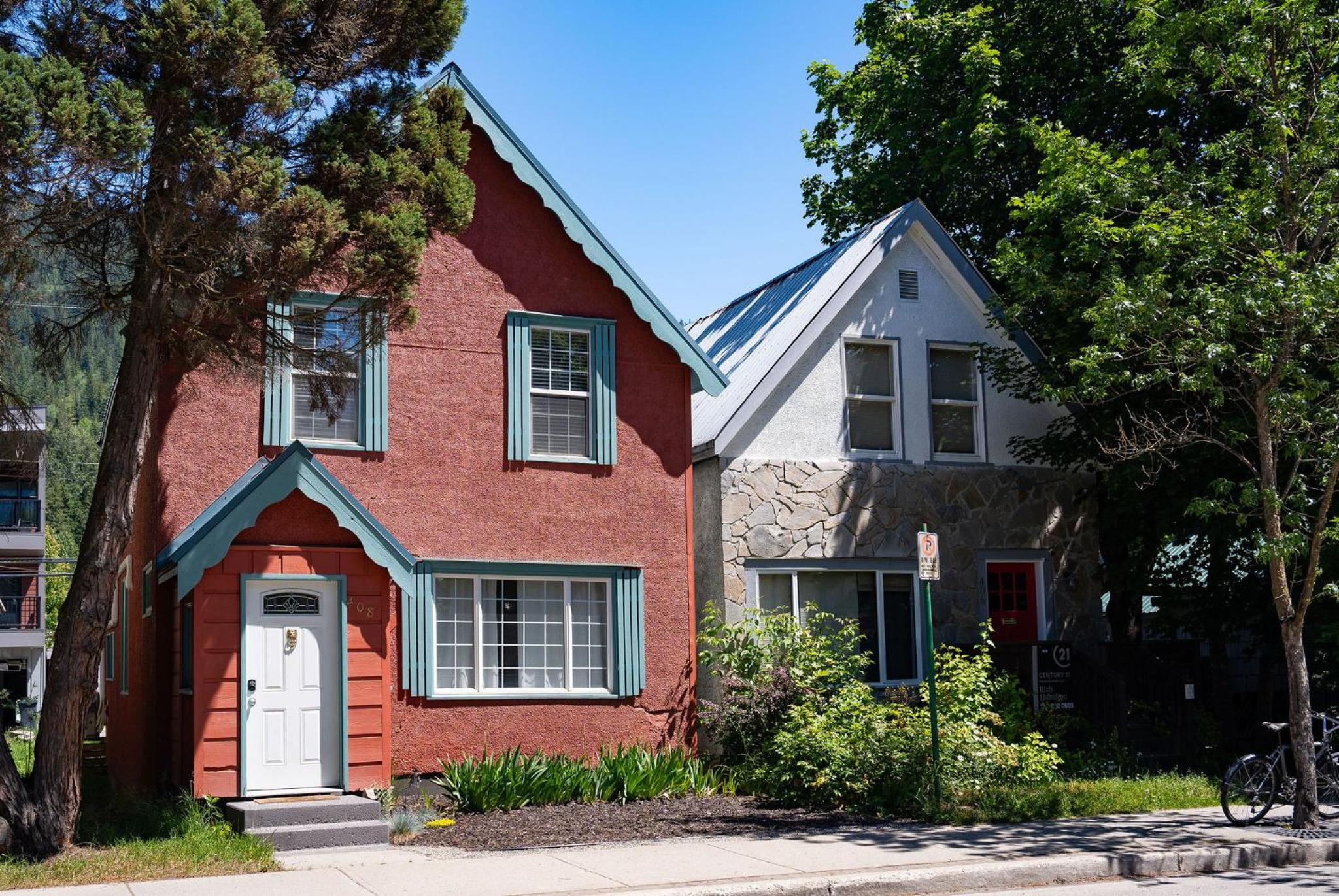 Hotel The Downtown Hive by Revelstoke Vacations - Image 1