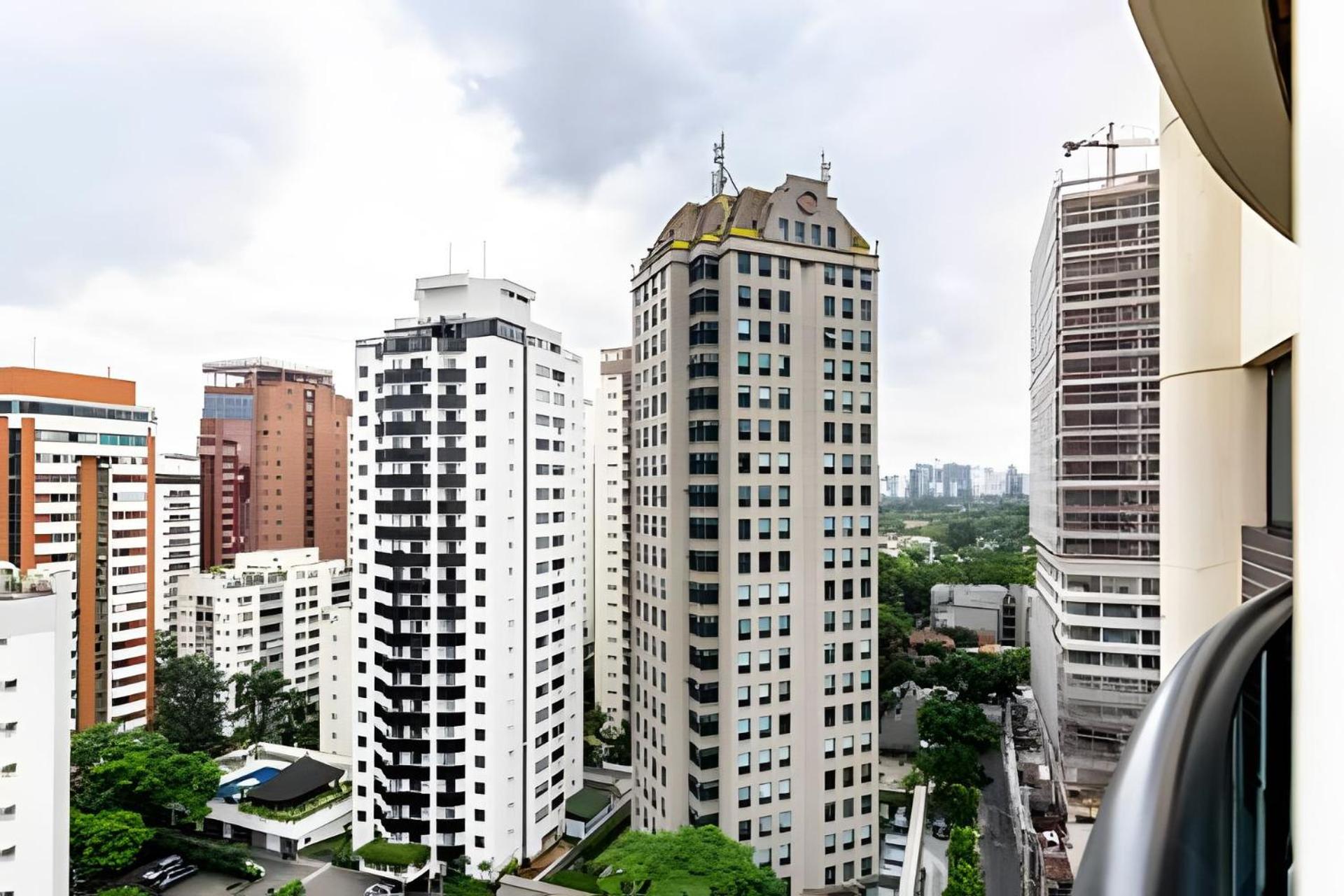 Hotel Cond The Town Flats - Image 1