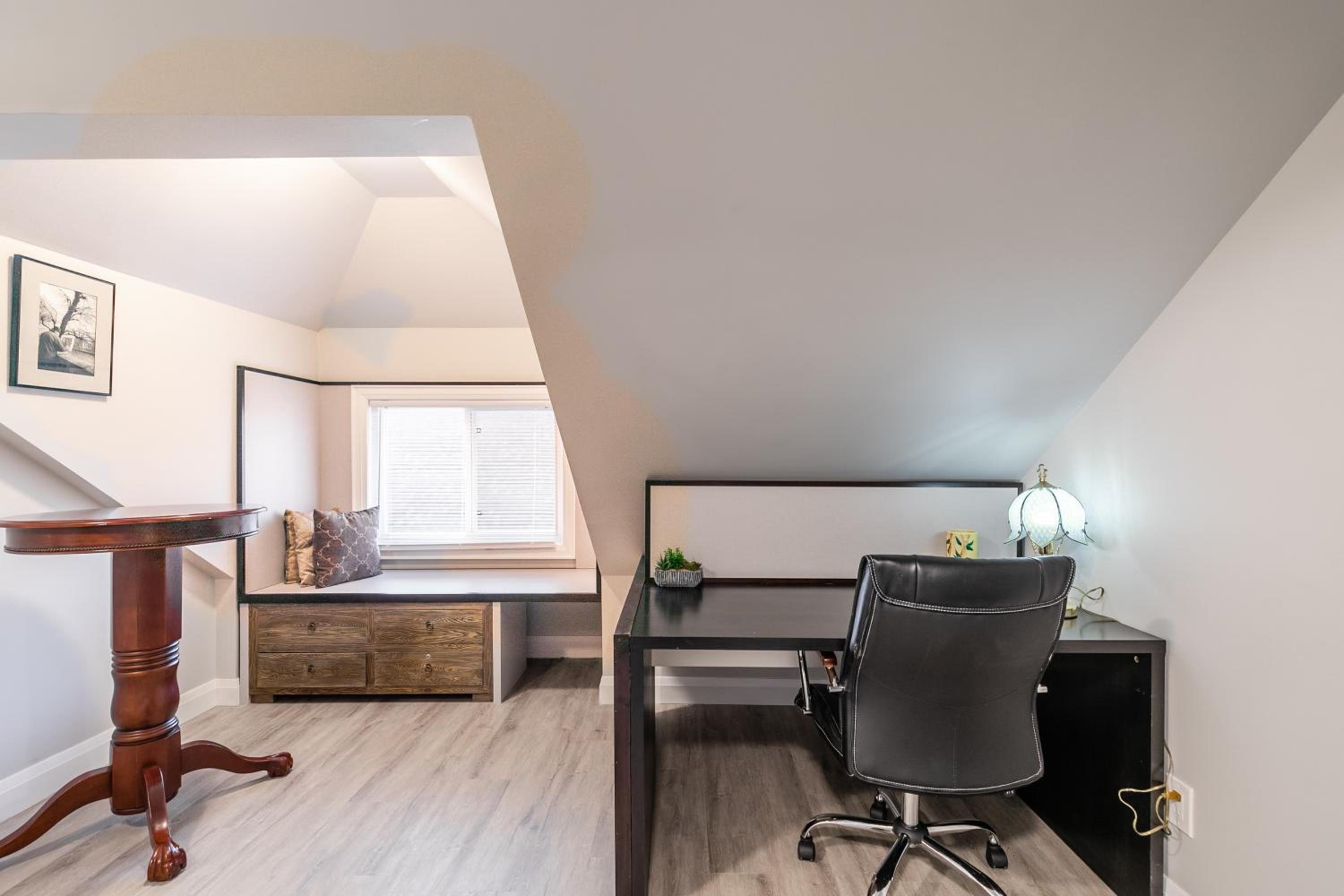 Beautiful renovated home 3 mins drive to Fall
