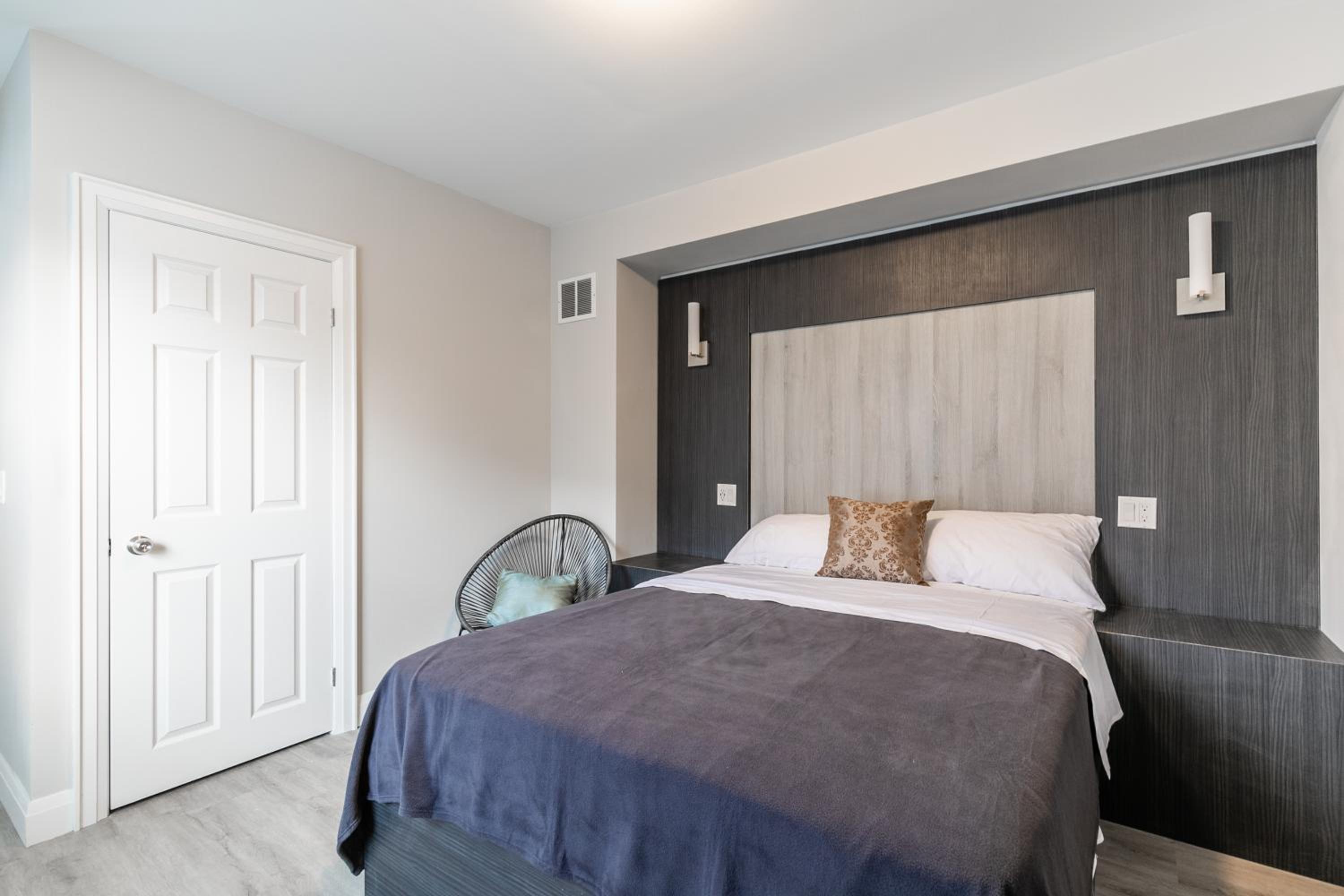 Beautiful renovated home 3 mins drive to Fall