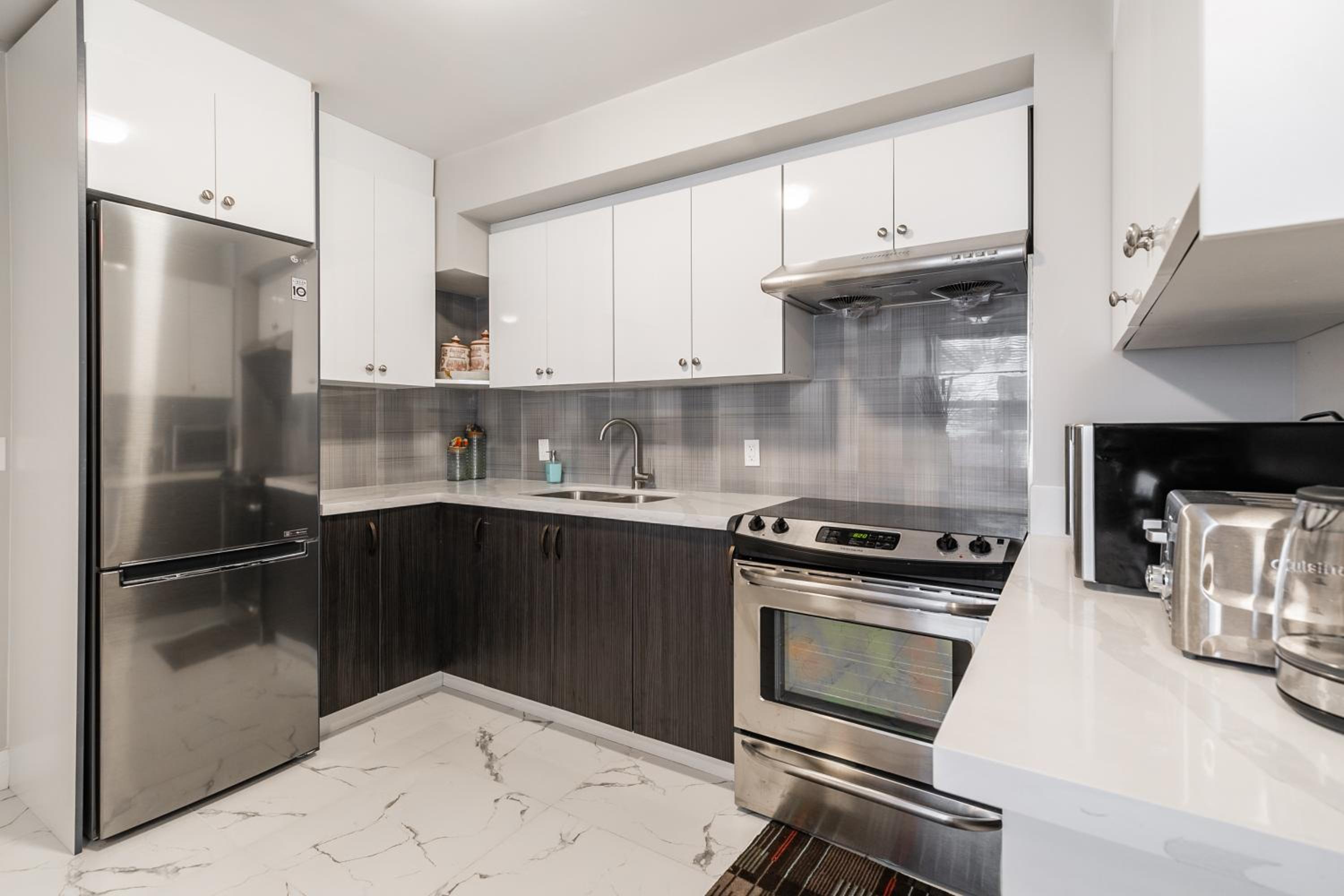 Beautiful renovated home 3 mins drive to Fall