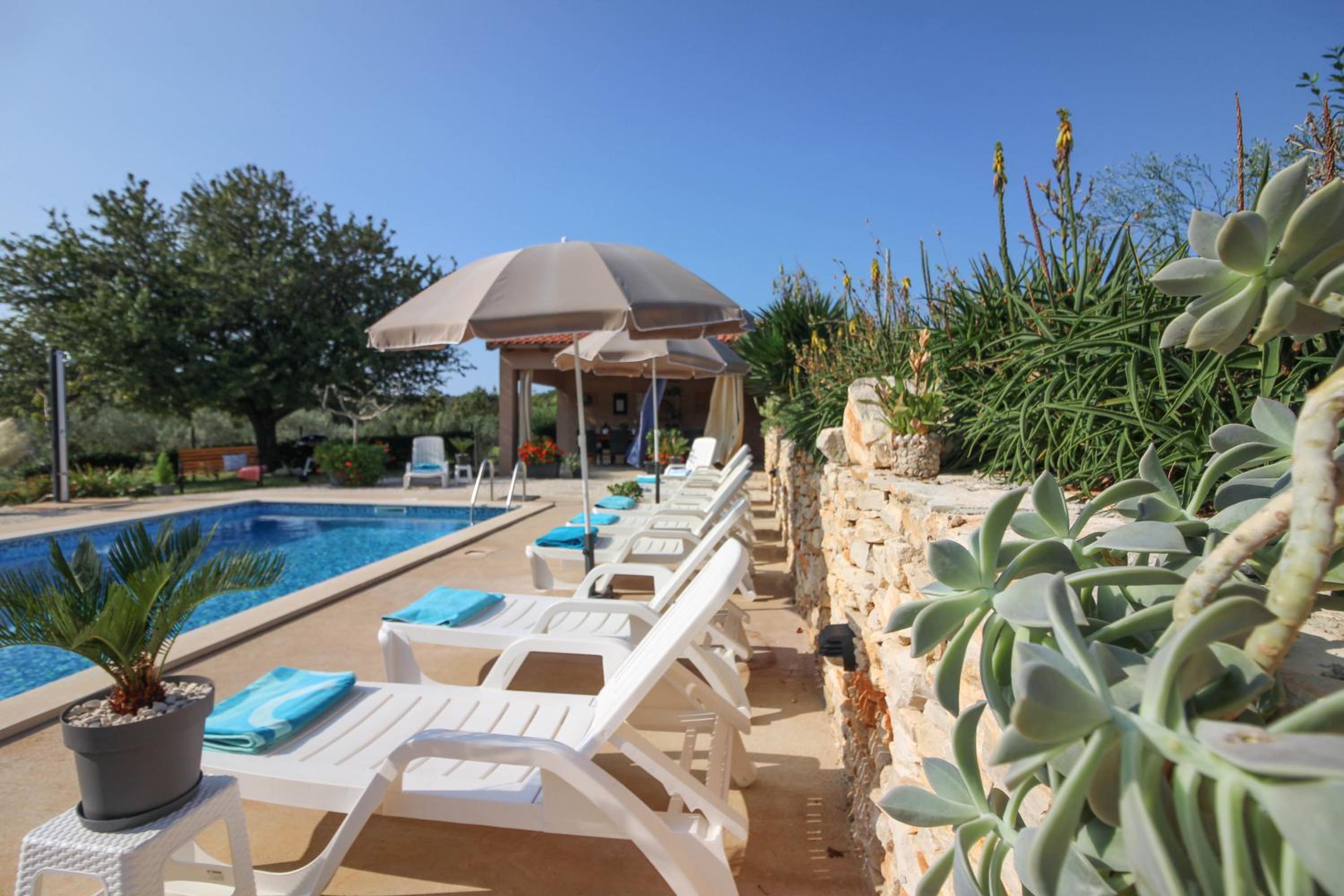 Complex of two villas Palera XXL with private pools