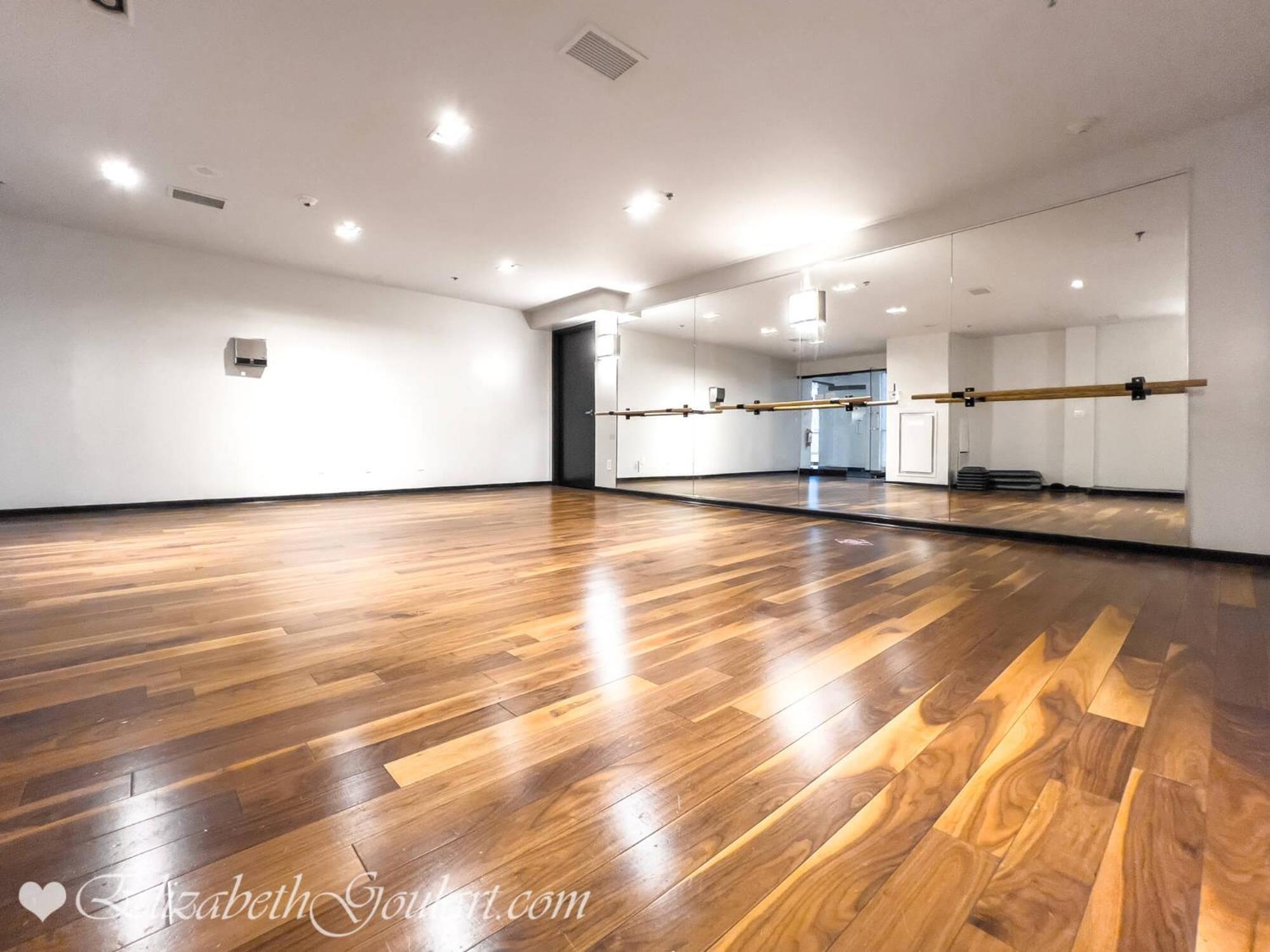 Spacious Studio in the Heart of Downtown Toronto