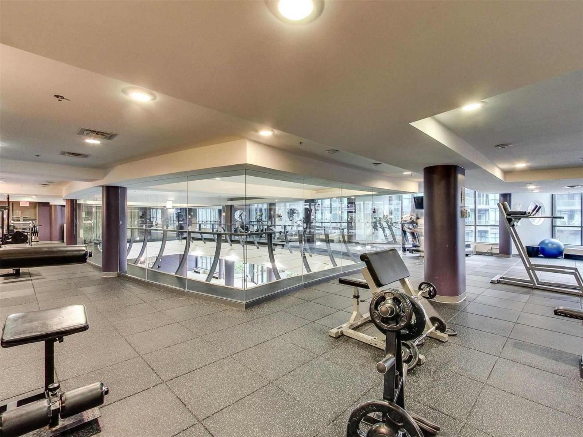 Spacious Studio in the Heart of Downtown Toronto