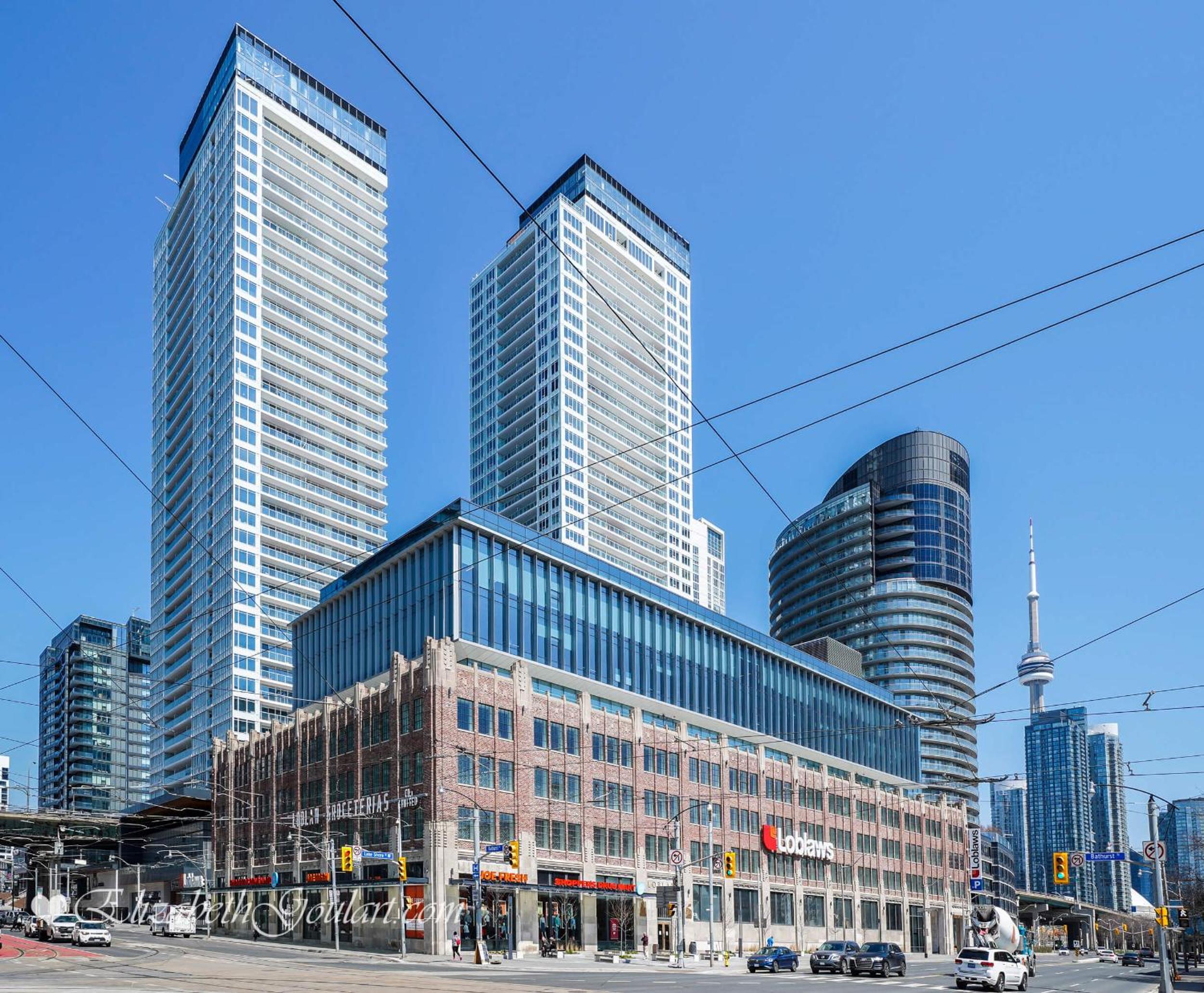 Spacious Studio in the Heart of Downtown Toronto