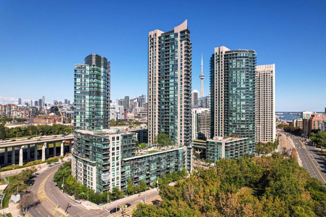 Spacious Studio in the Heart of Downtown Toronto