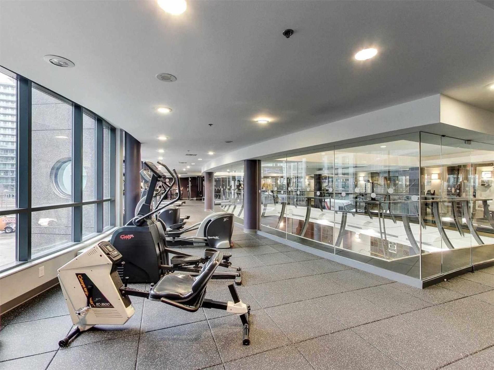 Spacious Studio in the Heart of Downtown Toronto