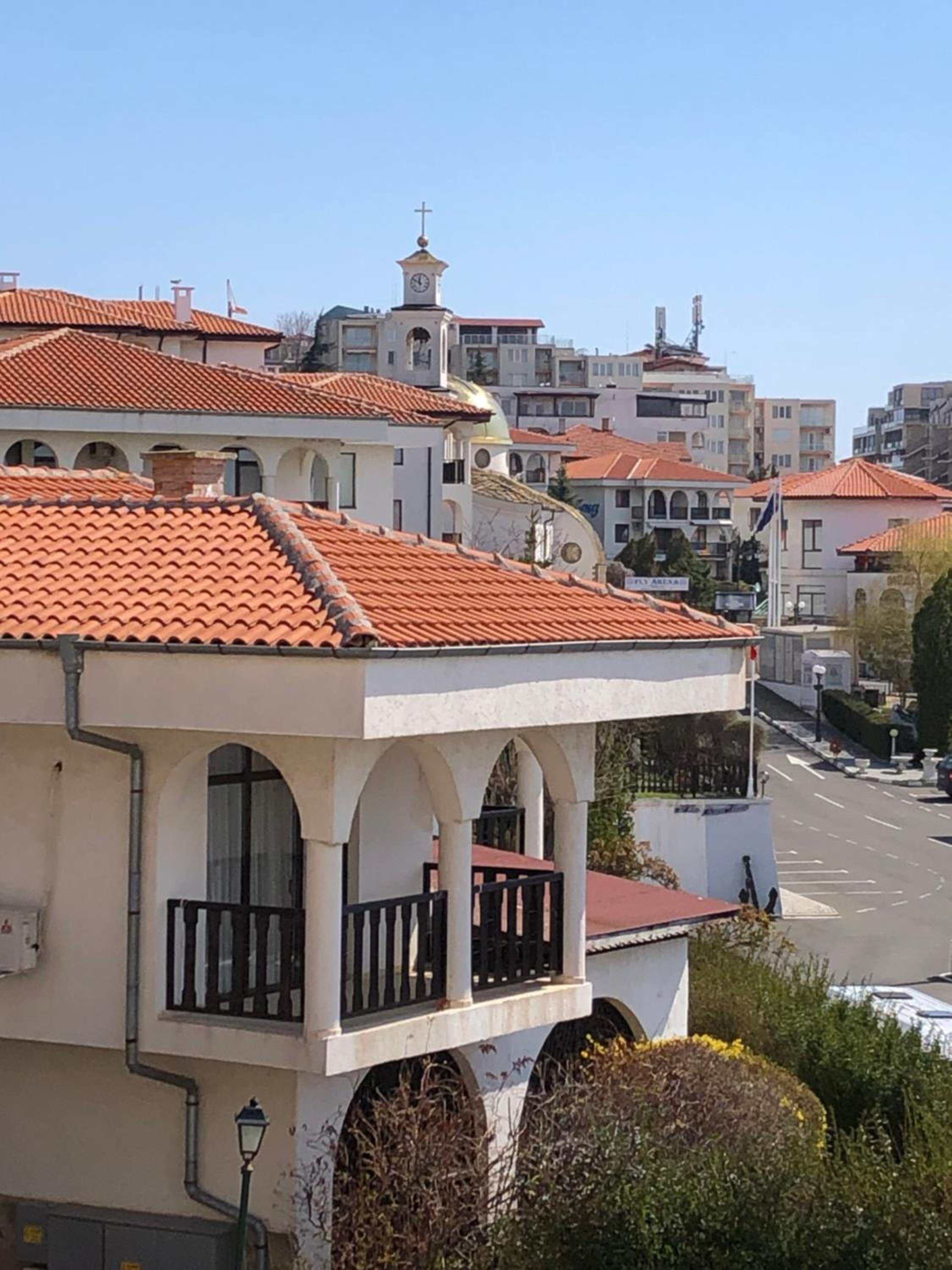 2 bedroom apartment Sveti Vlas with 2 balconies and sea views