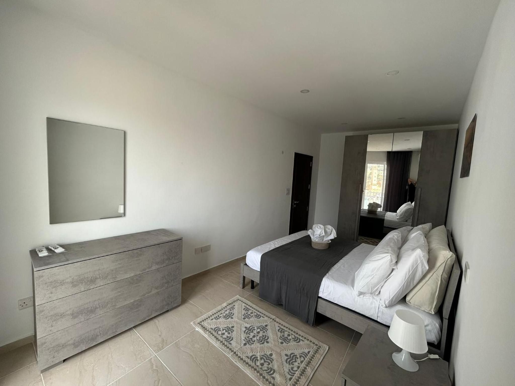 Seaview Setters Studio Apartment view 2