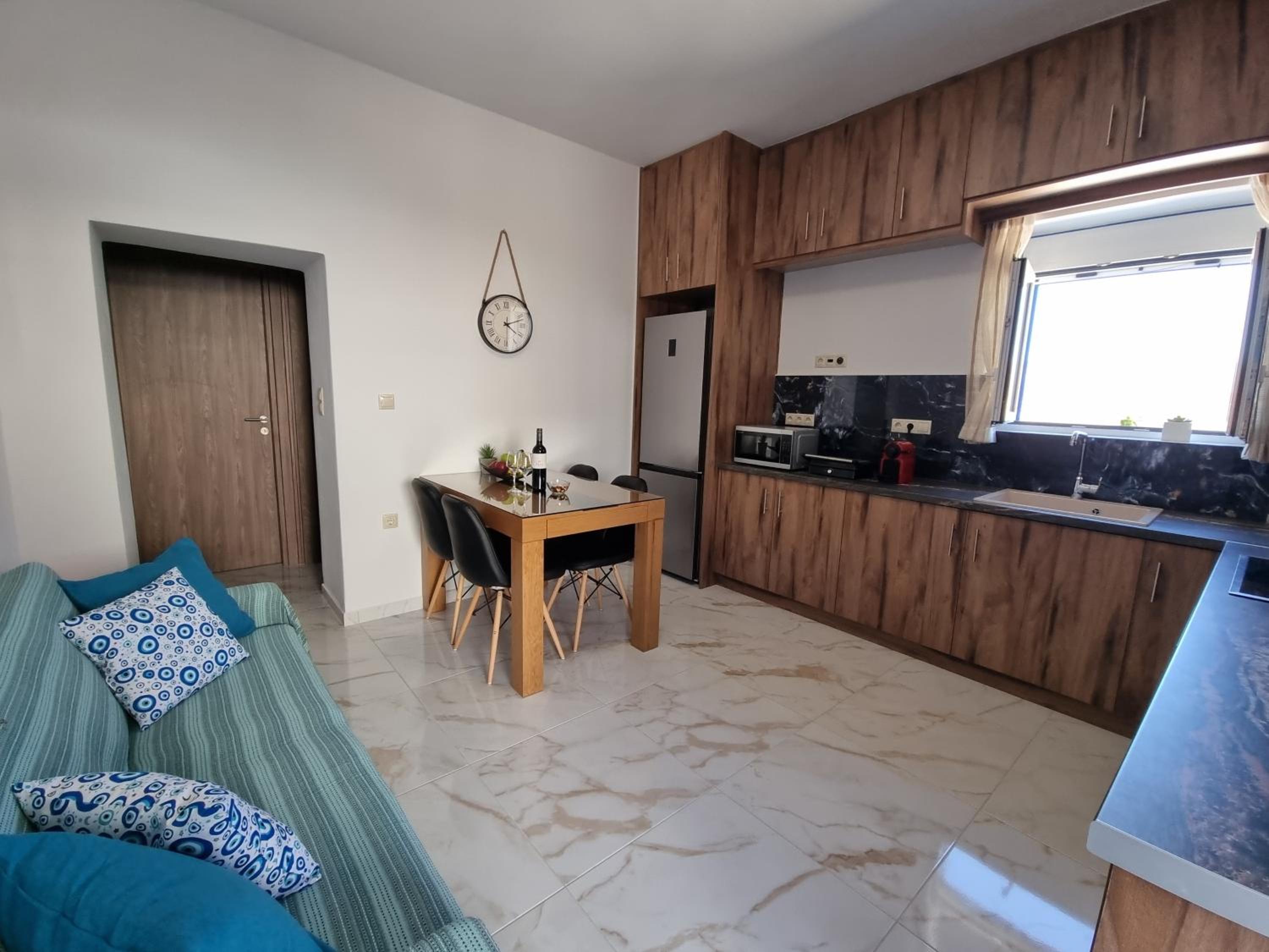 Maitos Apartments