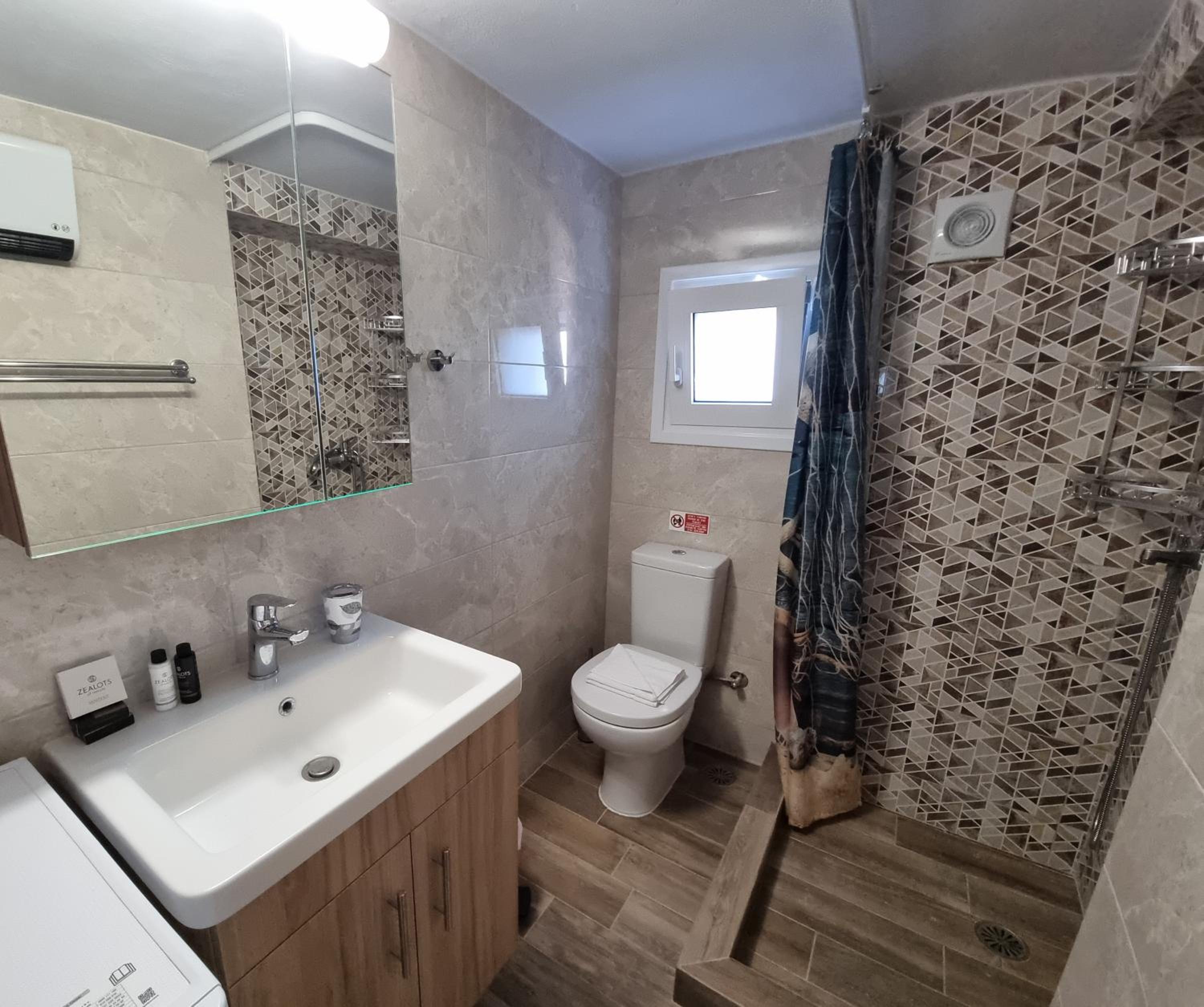 Maitos Apartments