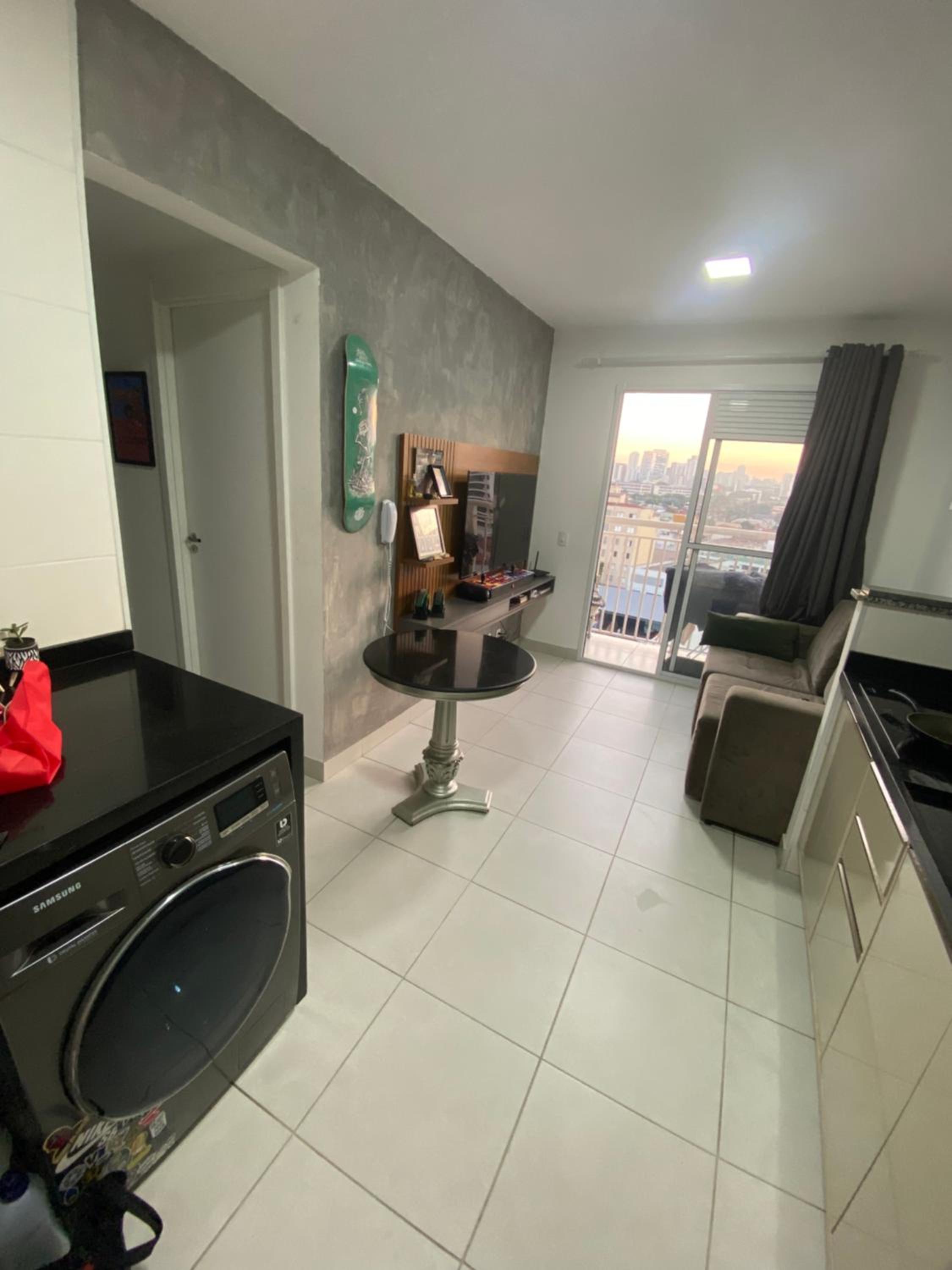 Apartamento 34m com varanda e vista livre