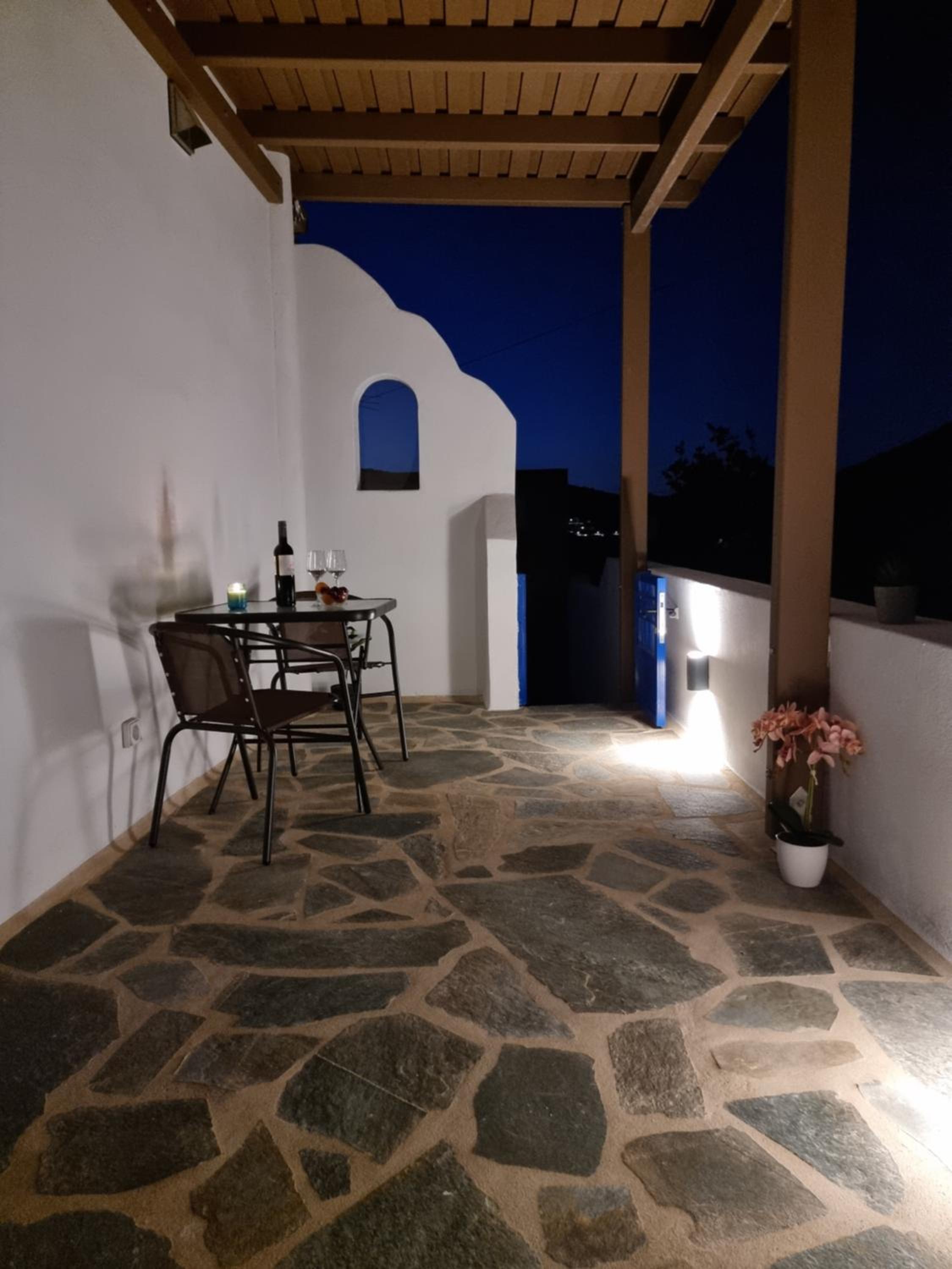 Maitos Apartments