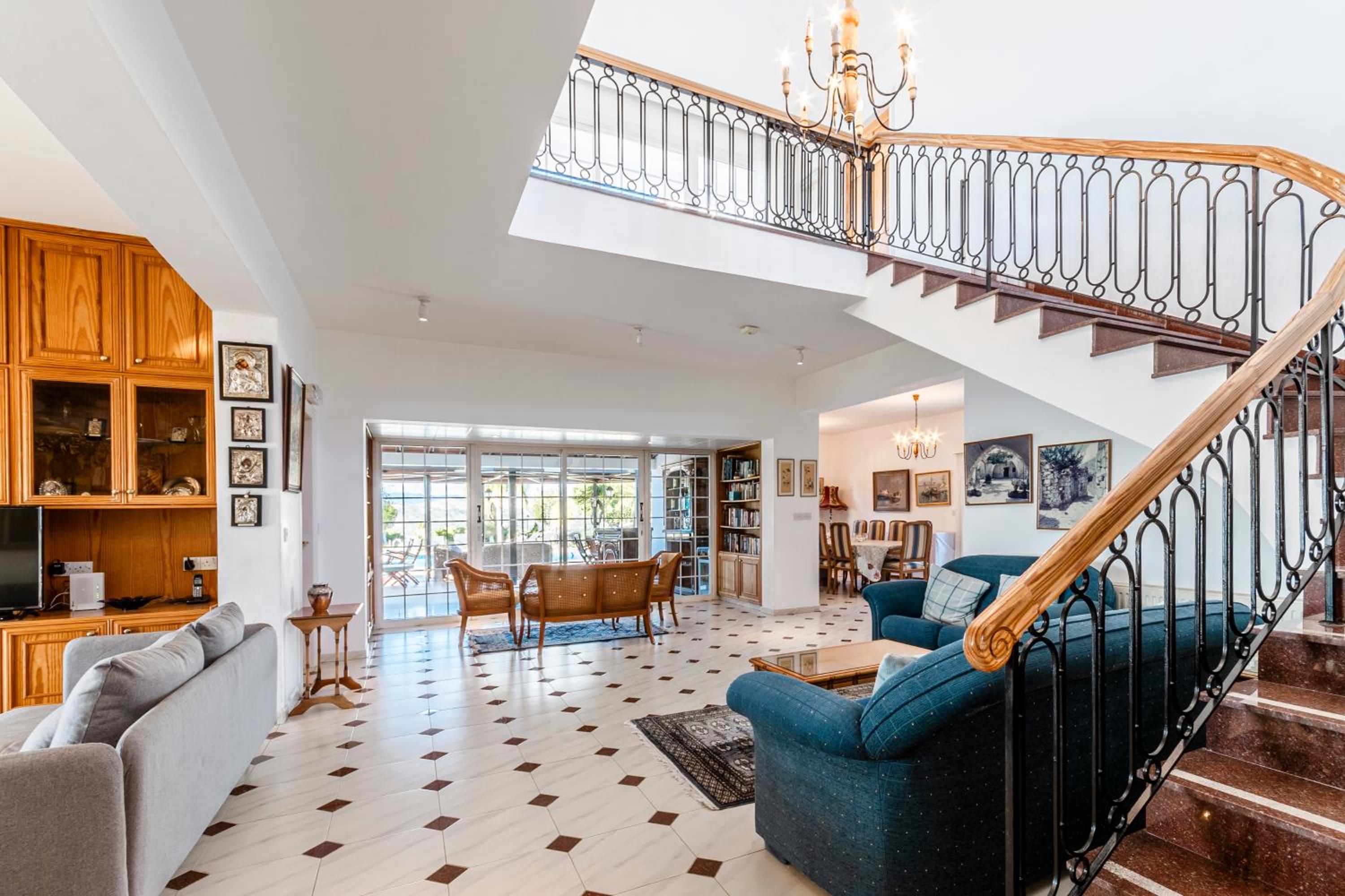 Mountain view 6 bed mansion with Private Padel Court, Pool & Gym