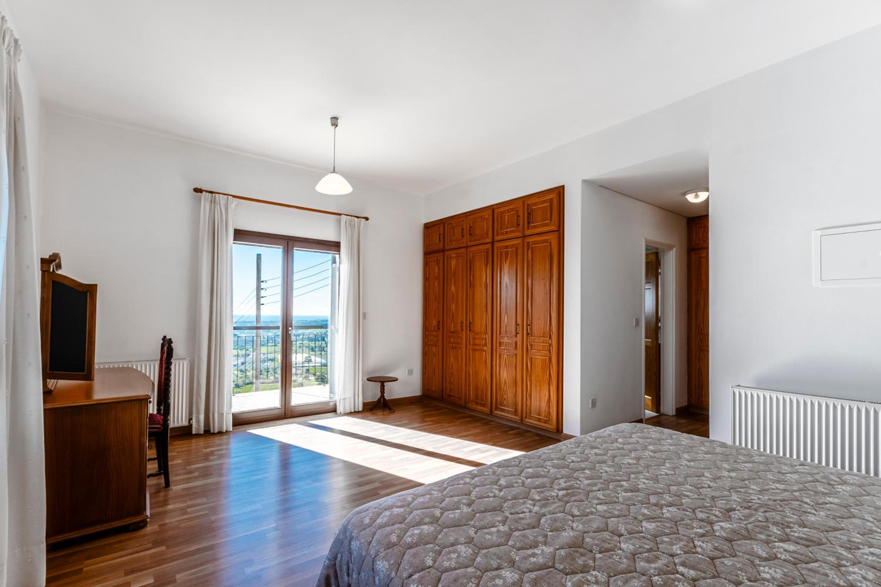 Mountain view 6 bed mansion with Private Padel Court, Pool & Gym