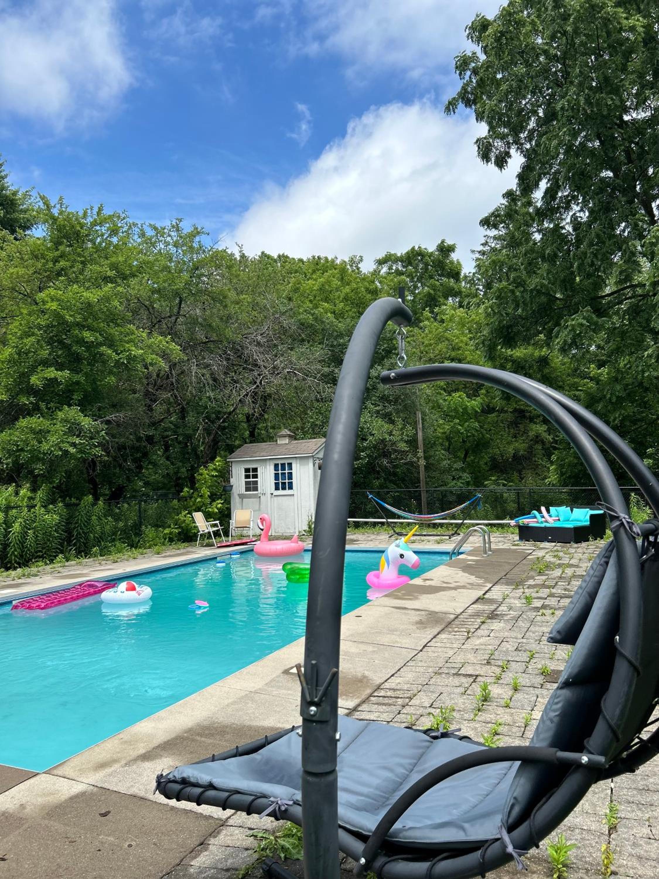 Pool Party Gorgeous Vacation spot