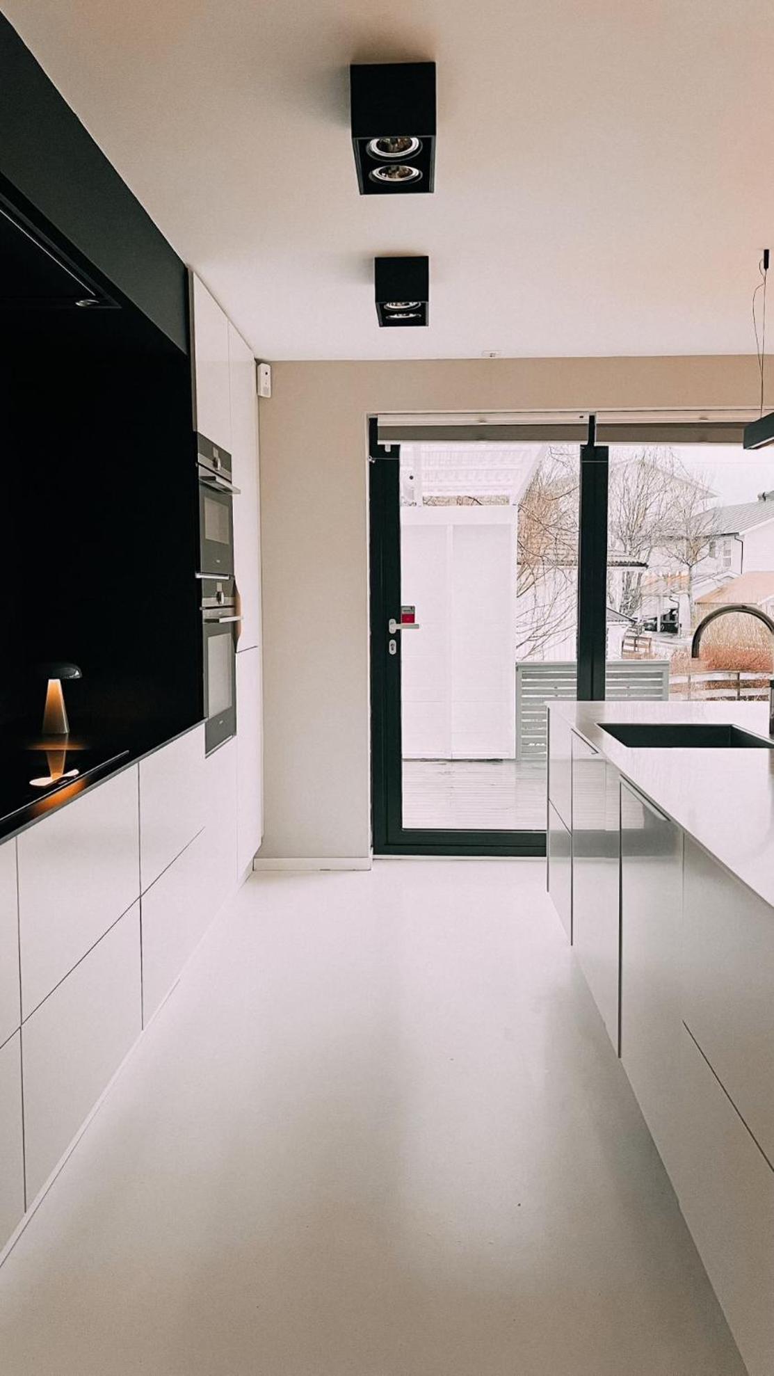 Modern house 5 bedrooms 2 baths sentral view 3