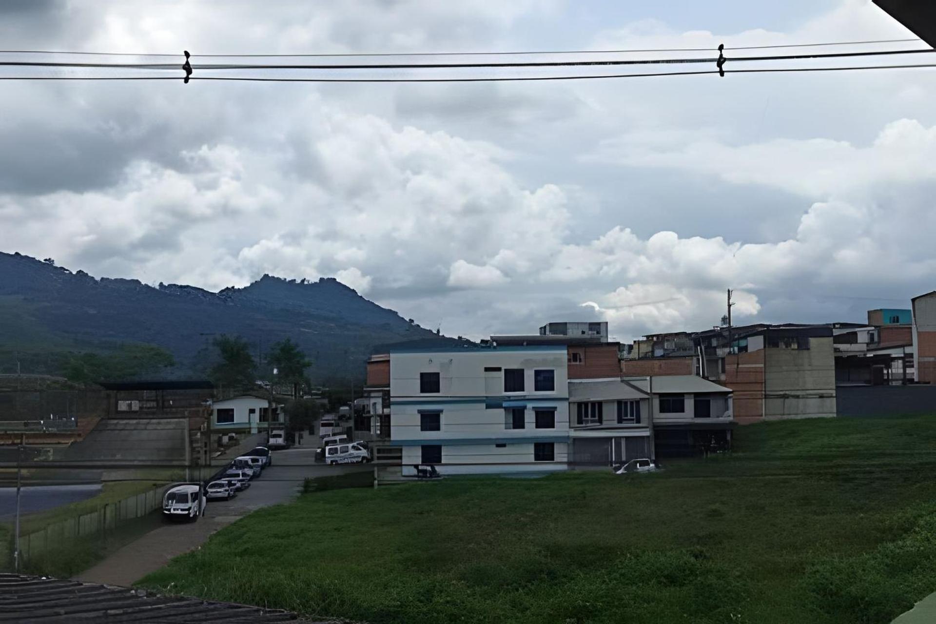 GURUS FR | Con terraza y vista a las montañas | Termales | Familia