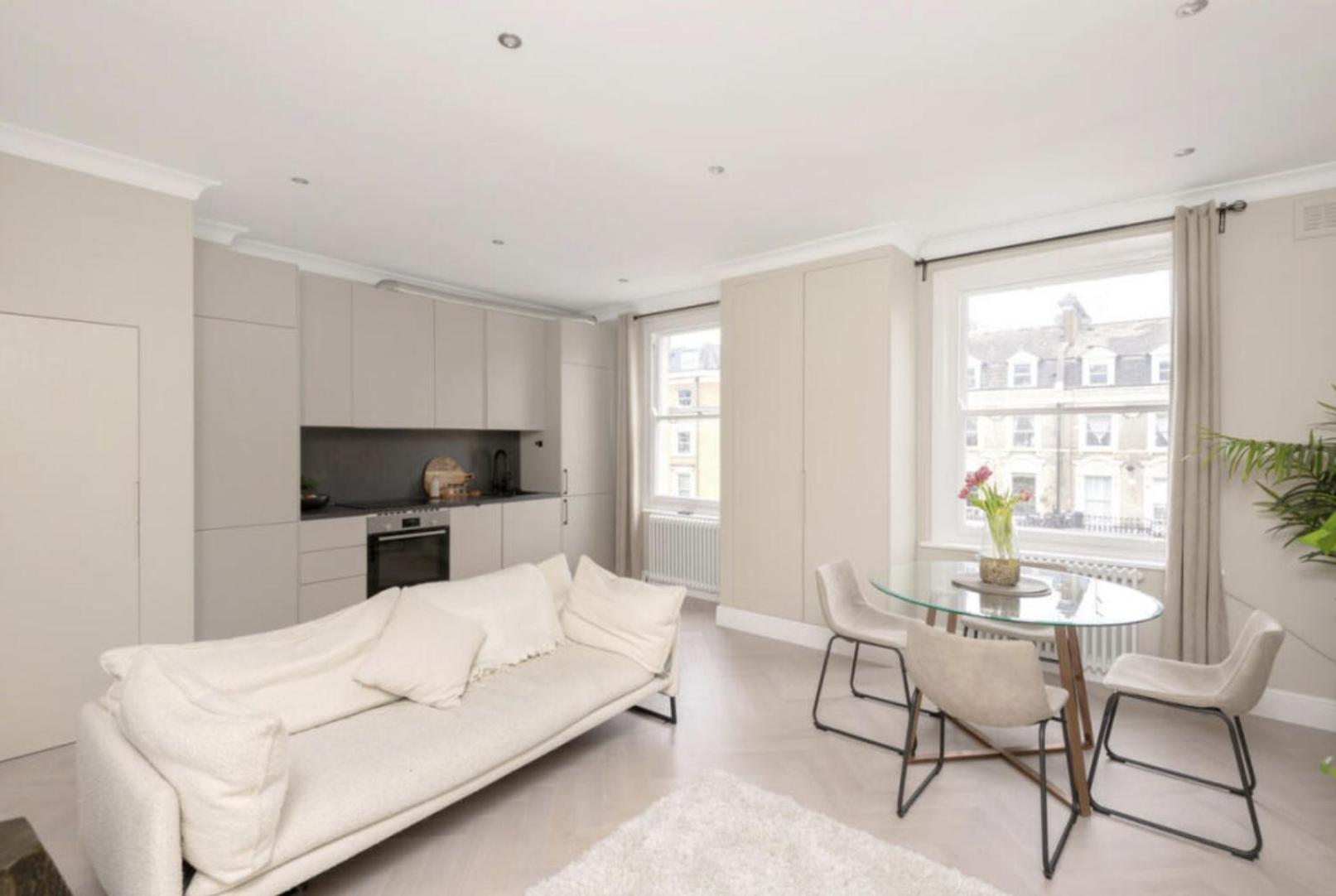 Luxurious modern flat in charming Little Venice