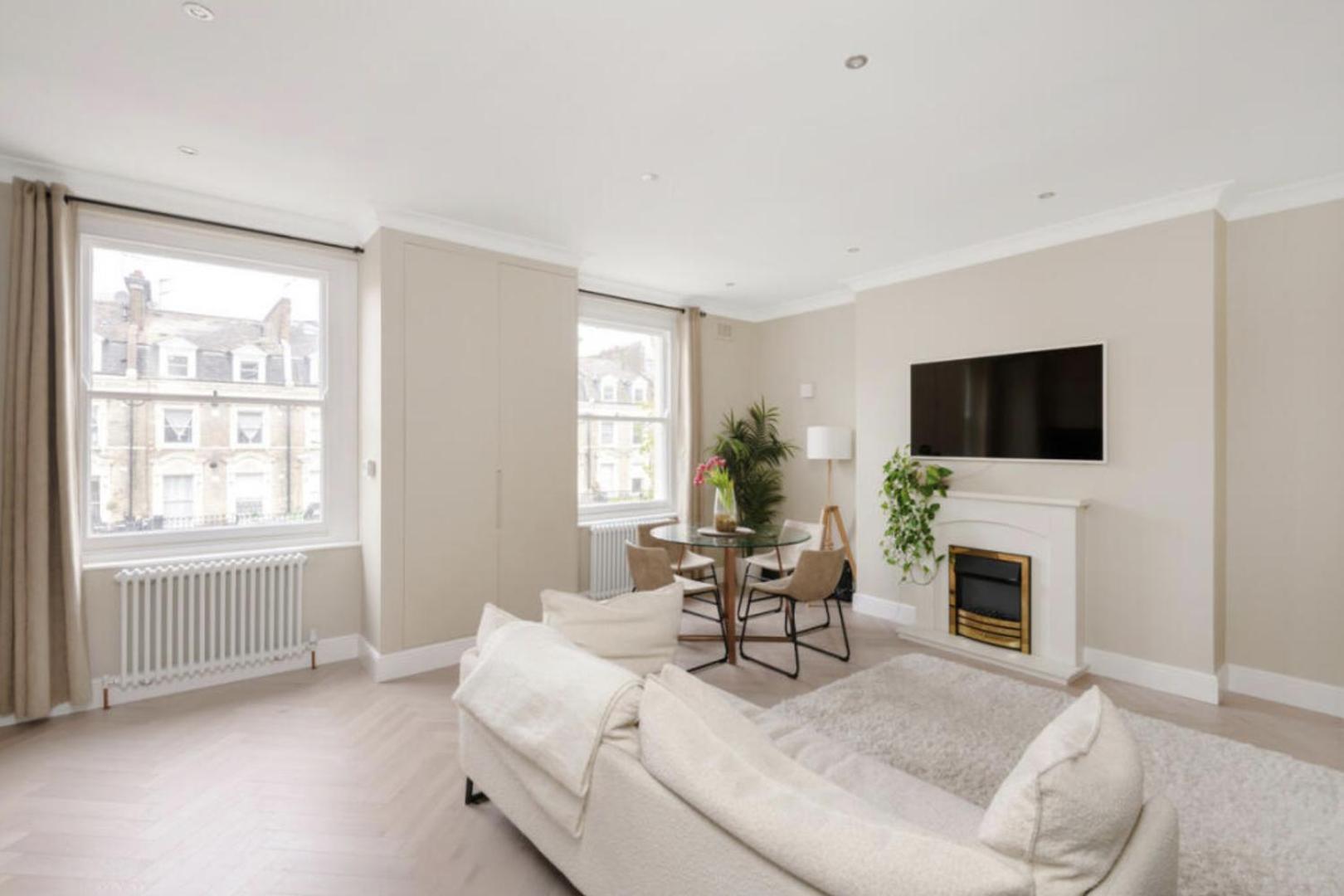 Luxurious modern flat in charming Little Venice