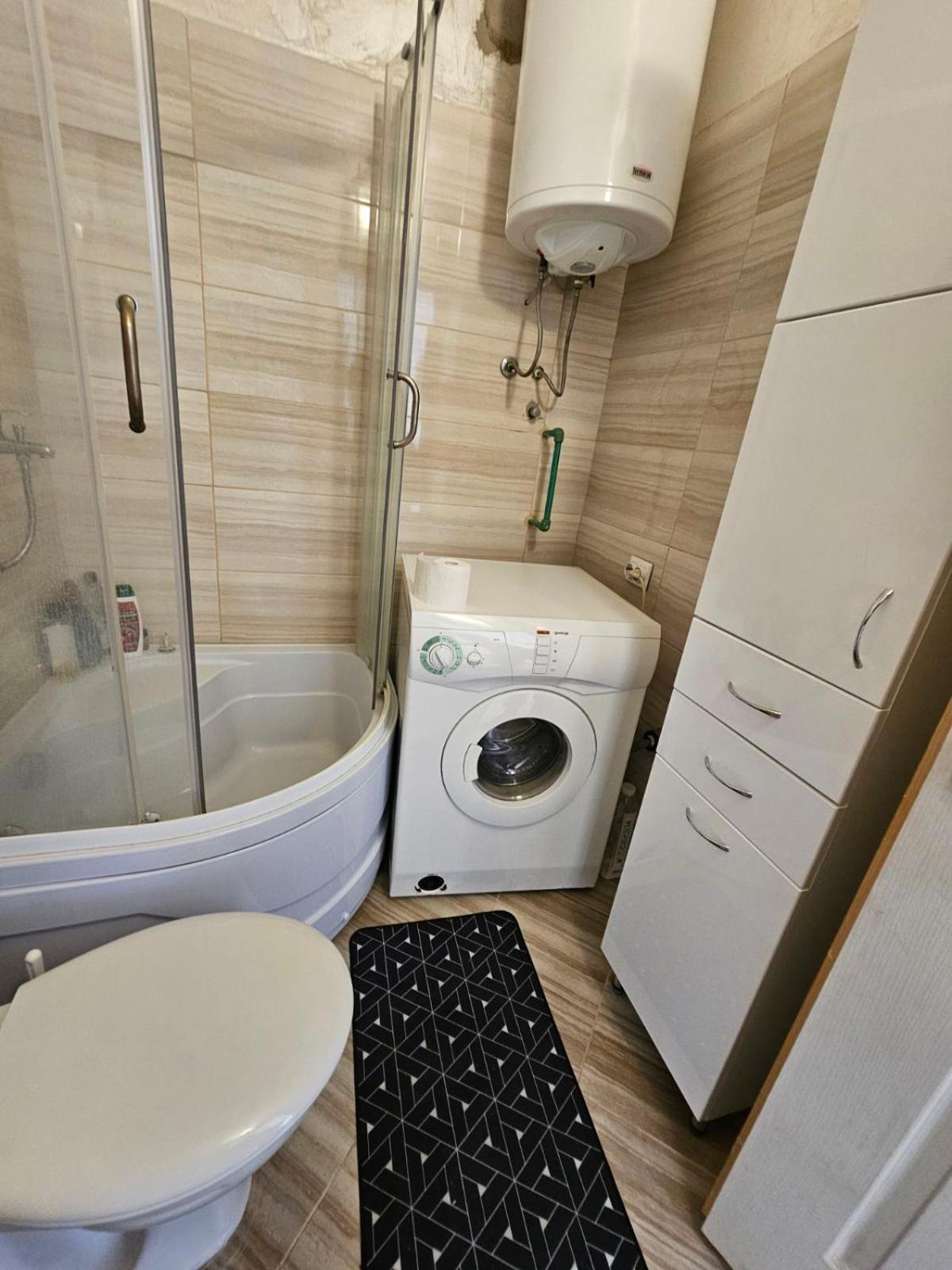 AB Apartmani Risan view 4