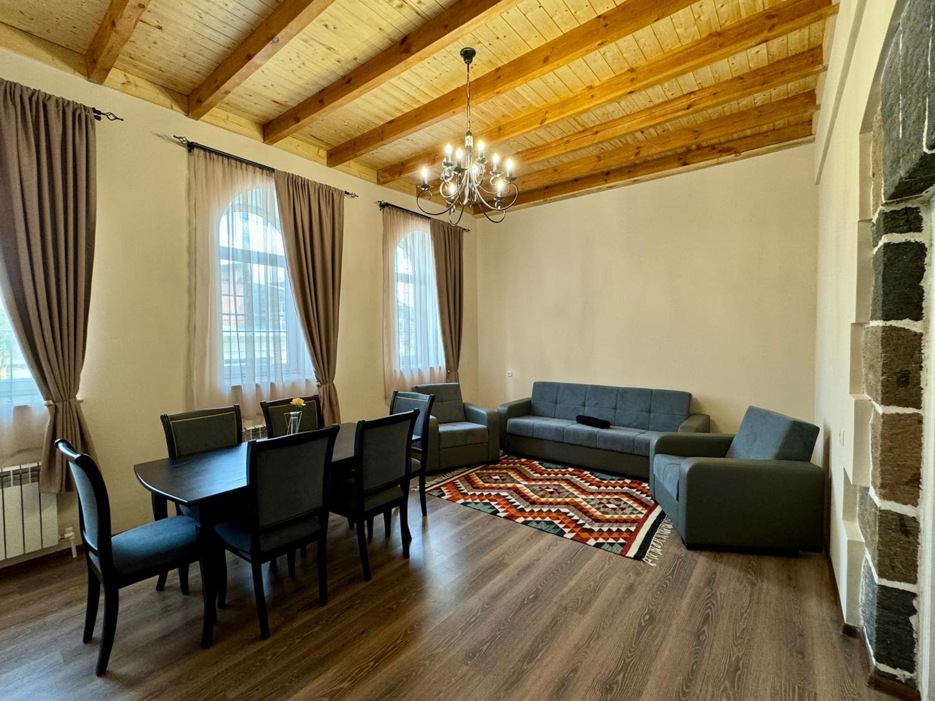 Hakobyan 84 Guest House Gyumri