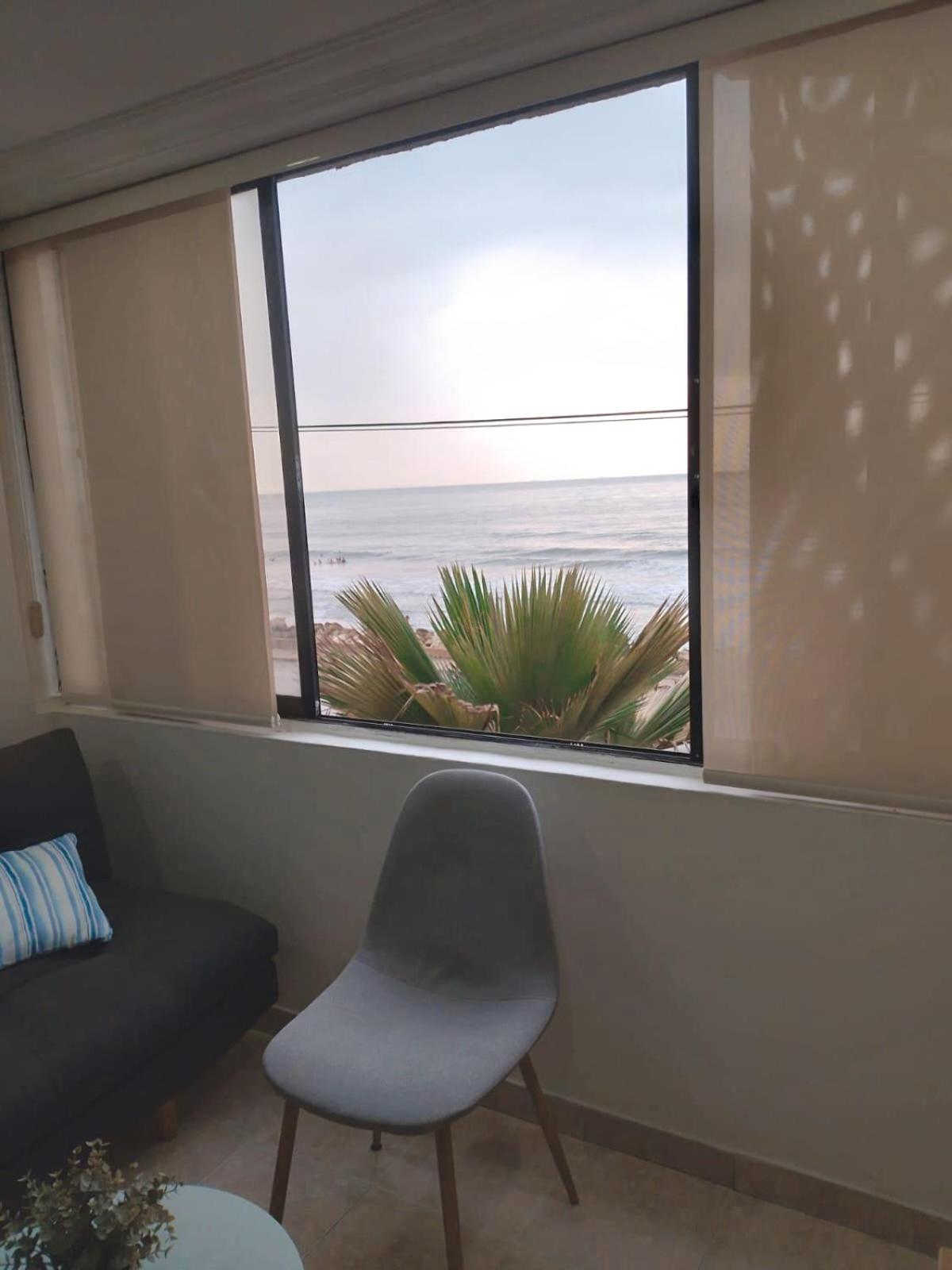 Apto espectacular frente al mar