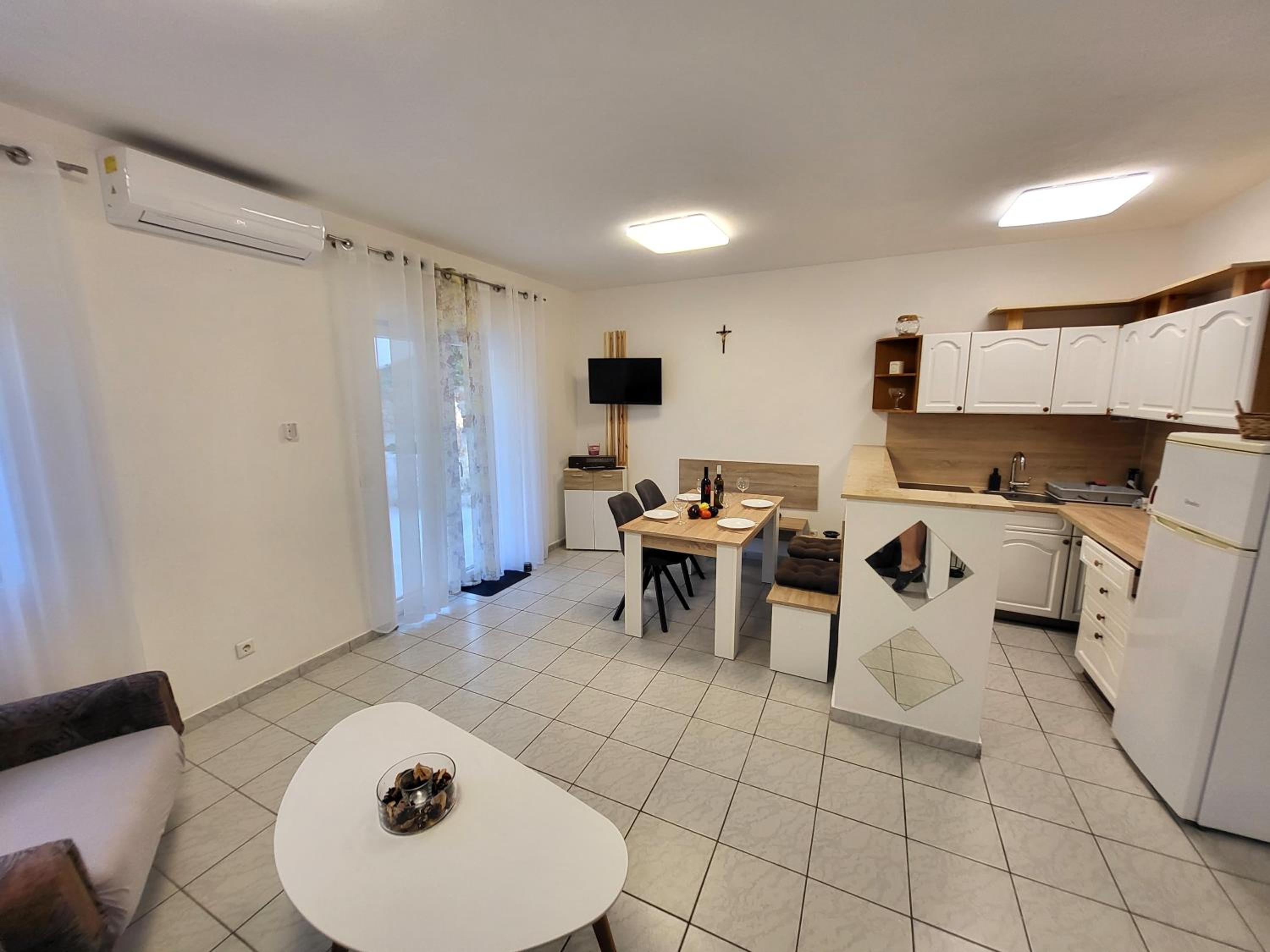 Apartments Pitve