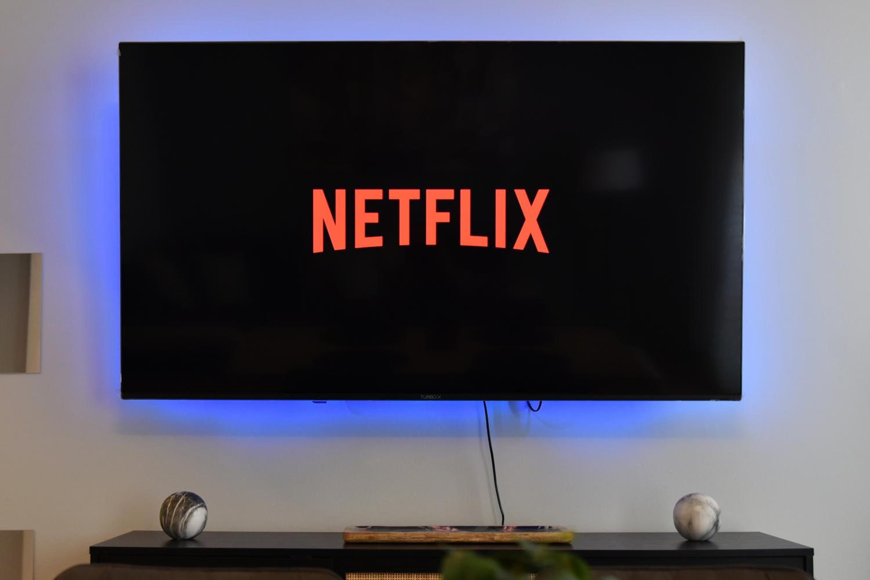 Kipseli NEW MoDeRN & CoZy 65TV Netflix