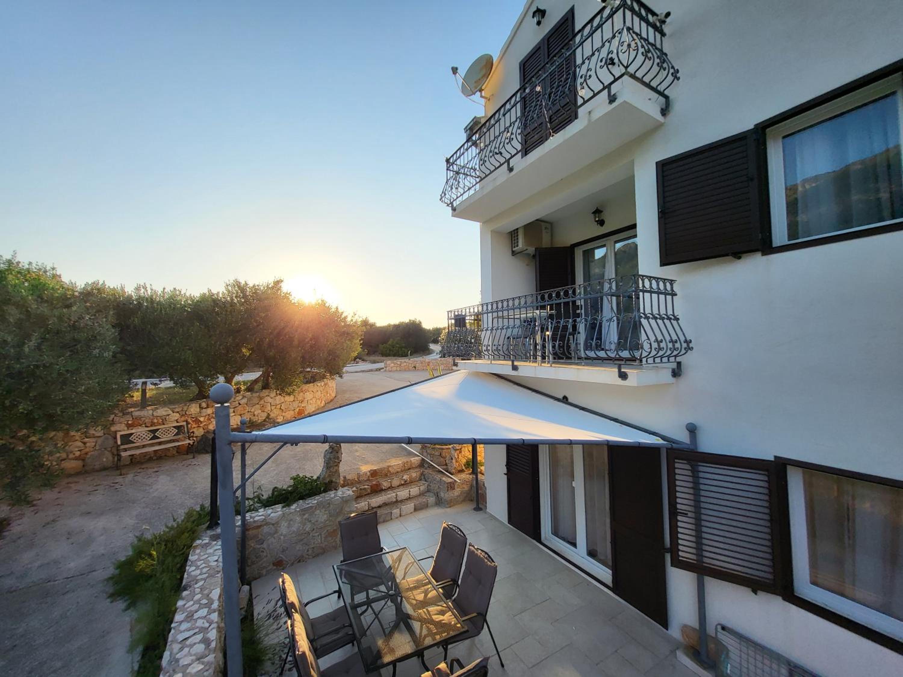 Apartments Pitve