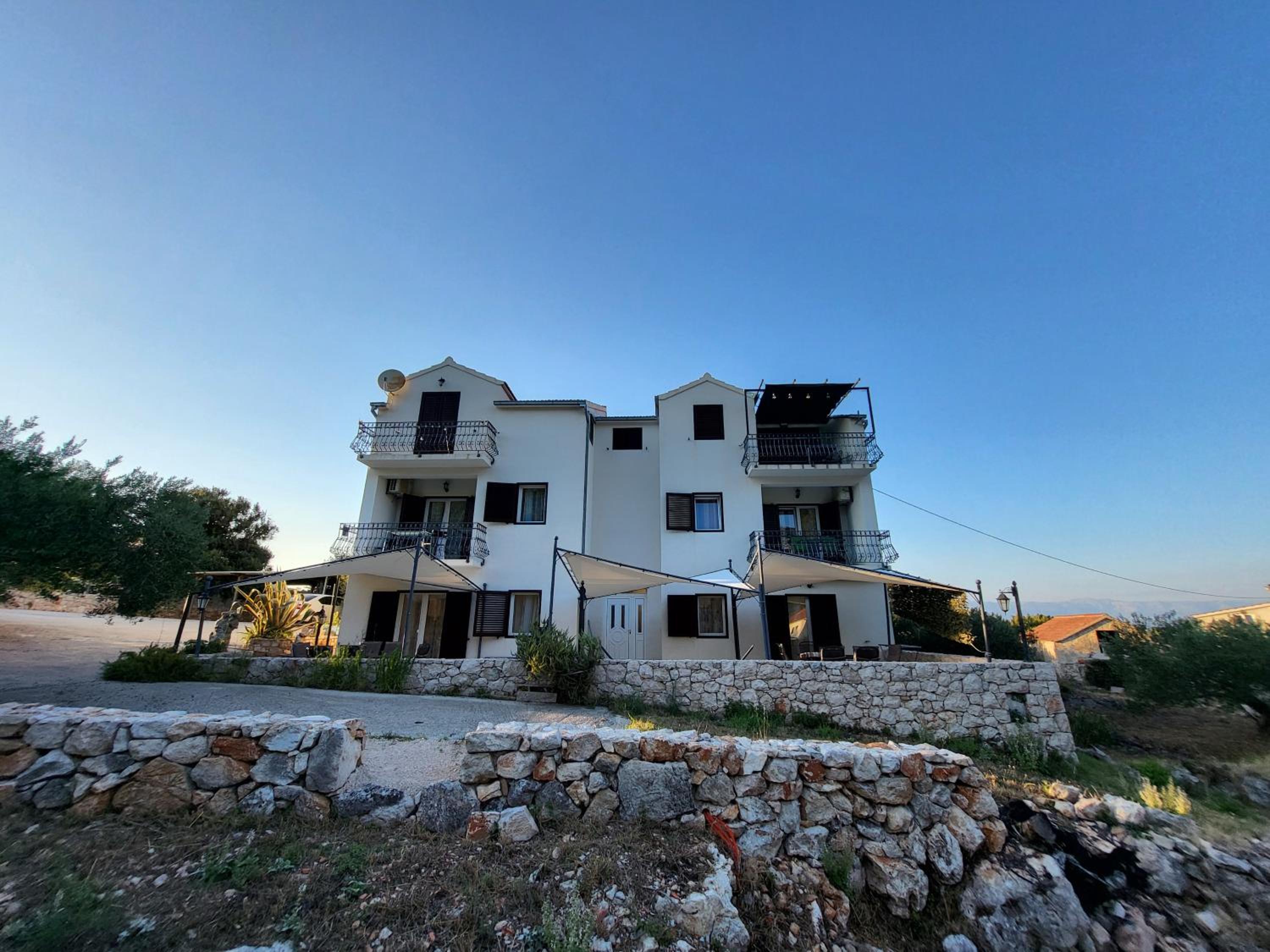Apartments Pitve