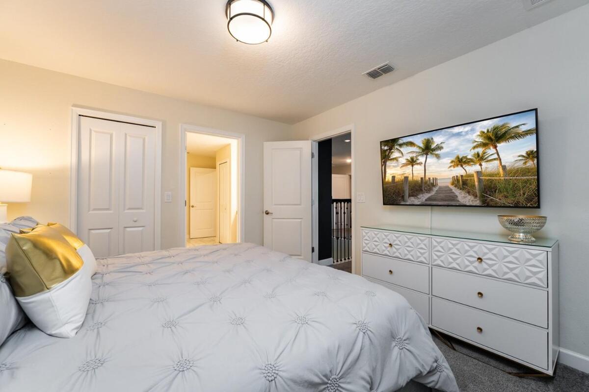 Spacious 8BR Villa by Disney World w Private Pool view 5