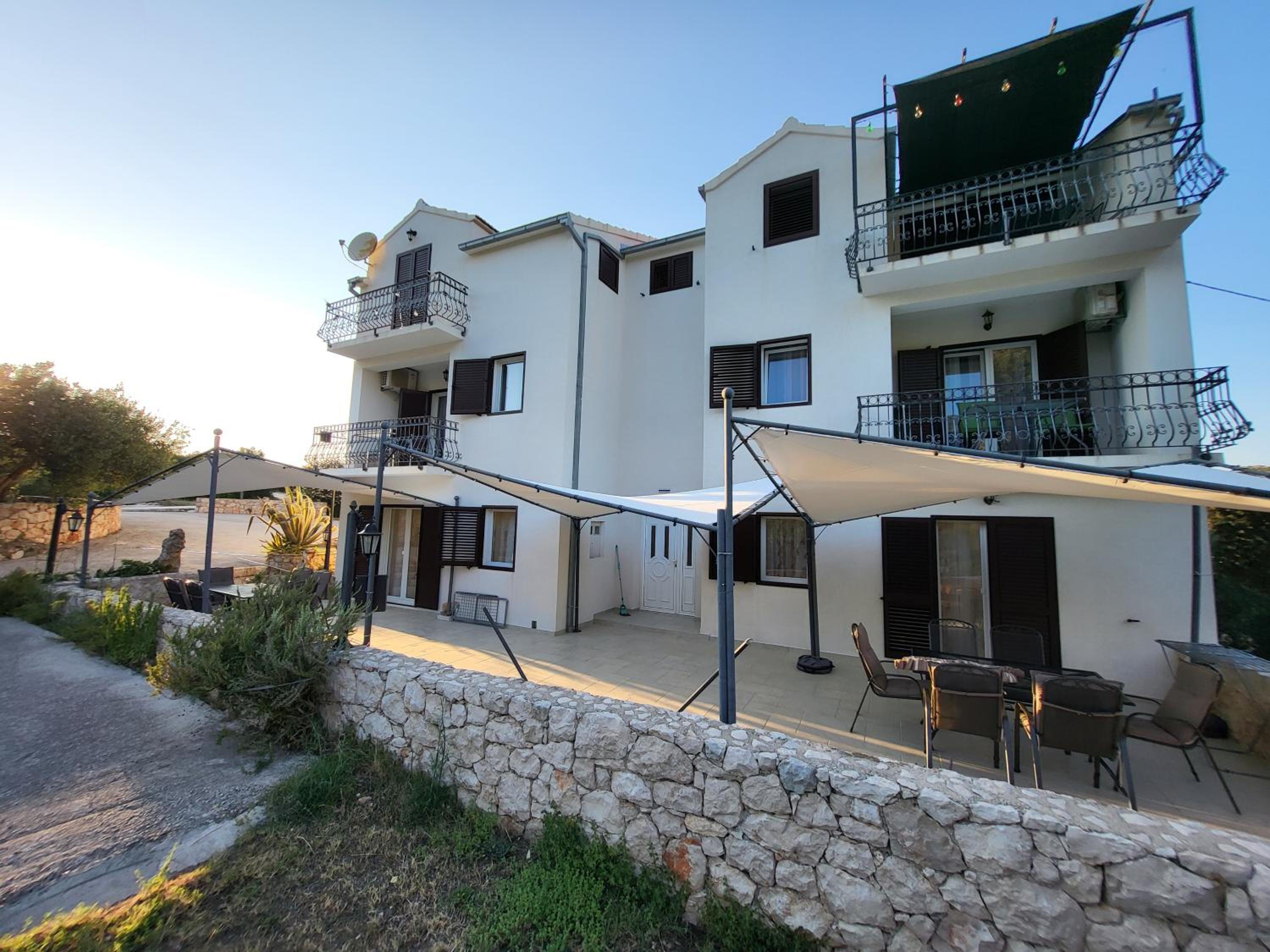 Apartments Pitve