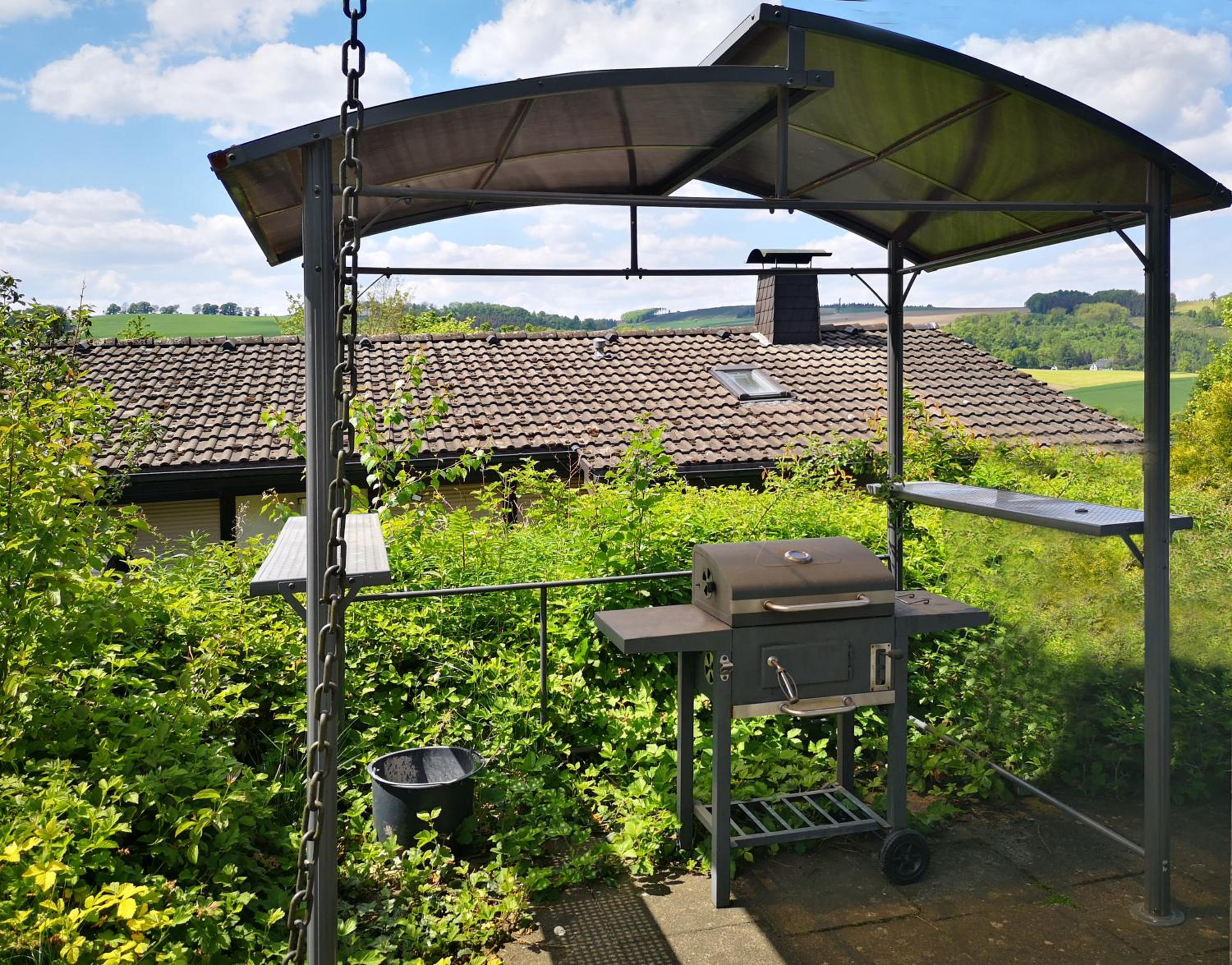 Ferienhaus LENA im Sauerland direkt am Hennesee