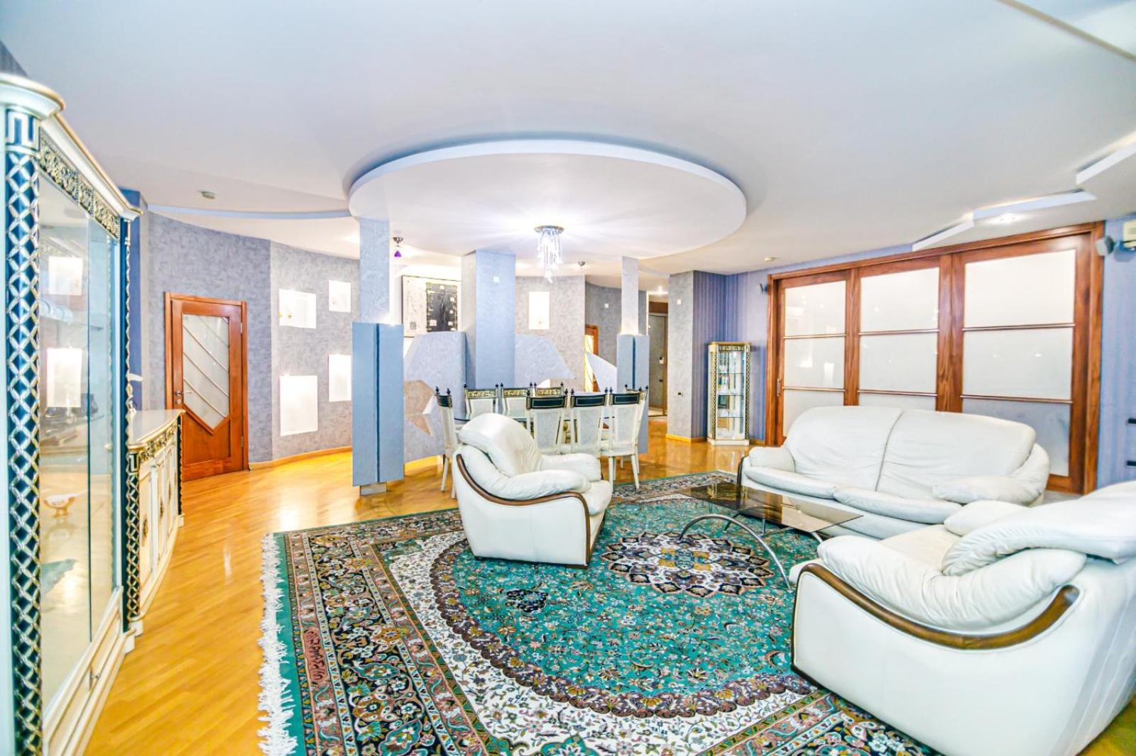 Apartment With Billiards