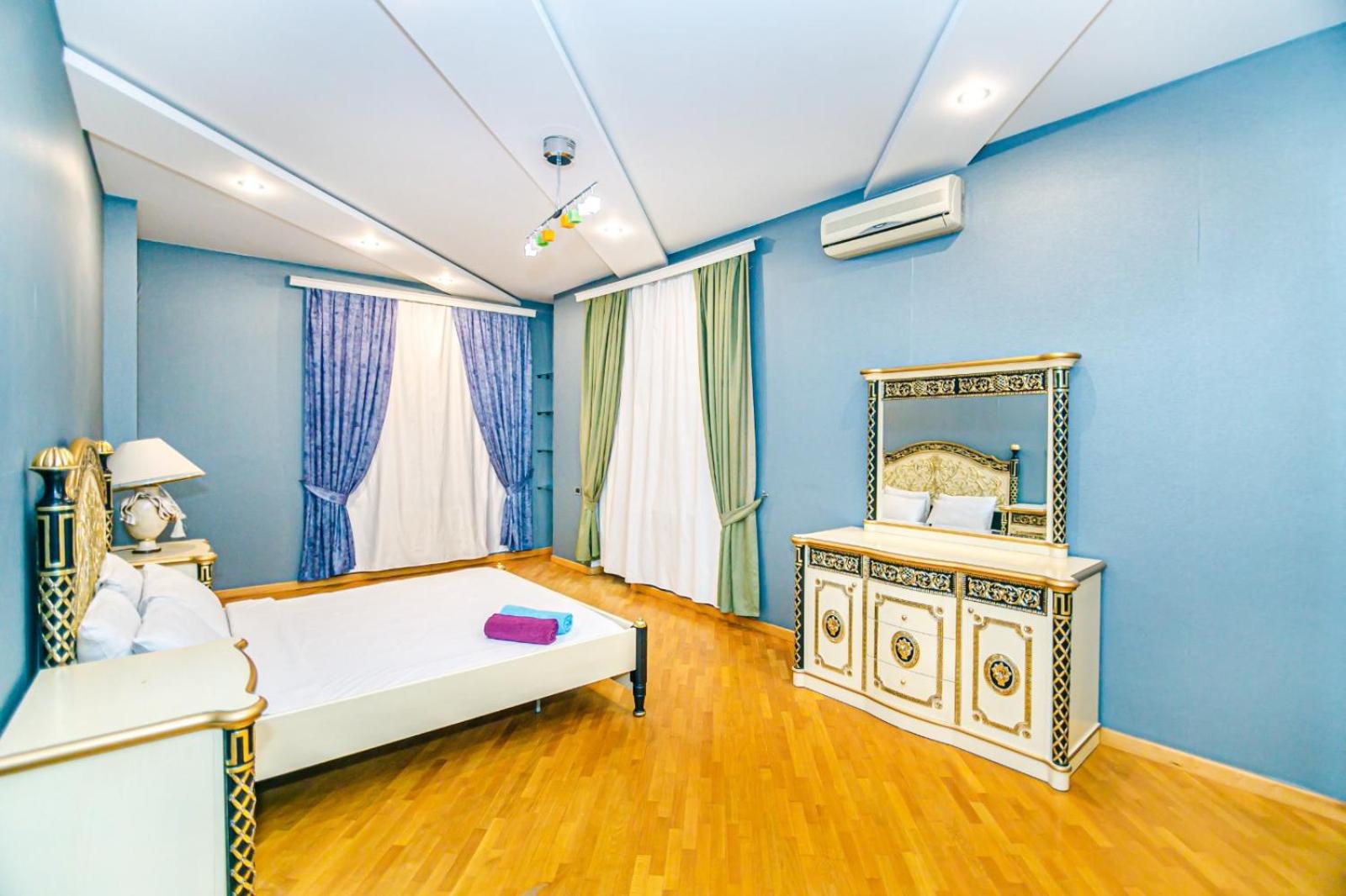 Apartment With Billiards