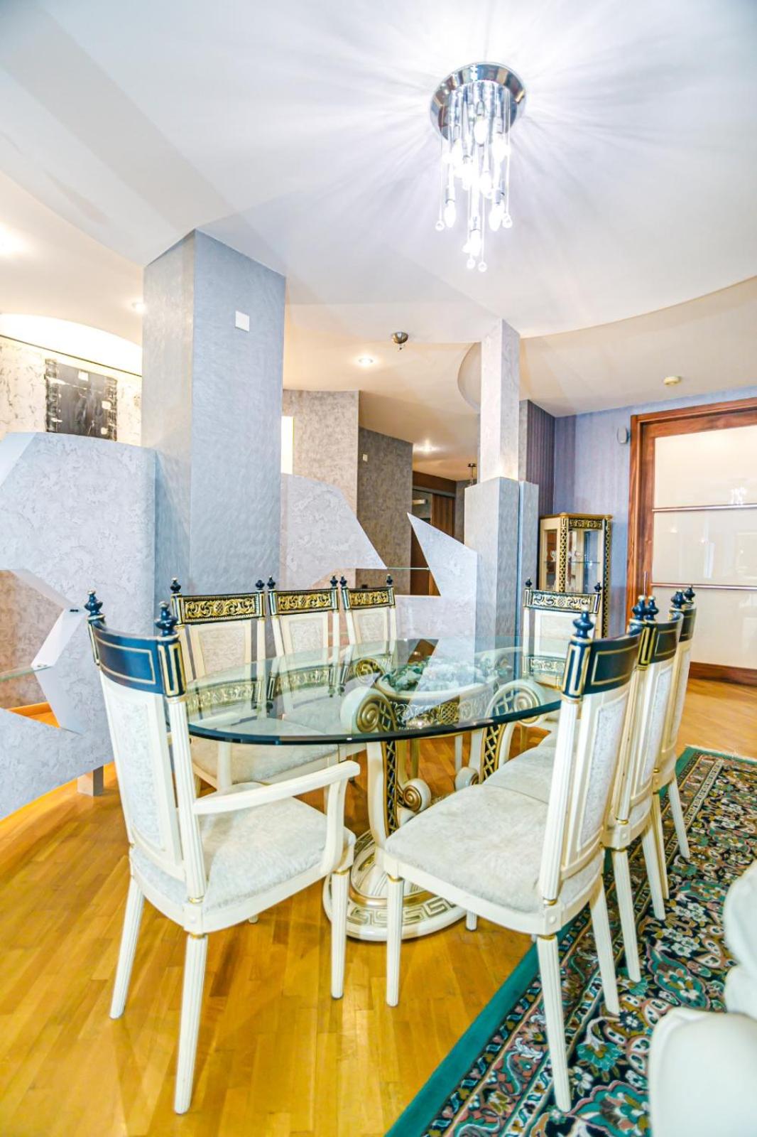 Apartment With Billiards