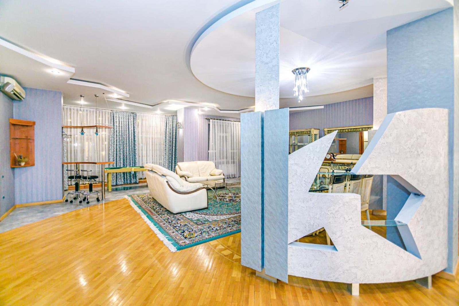 Apartment With Billiards