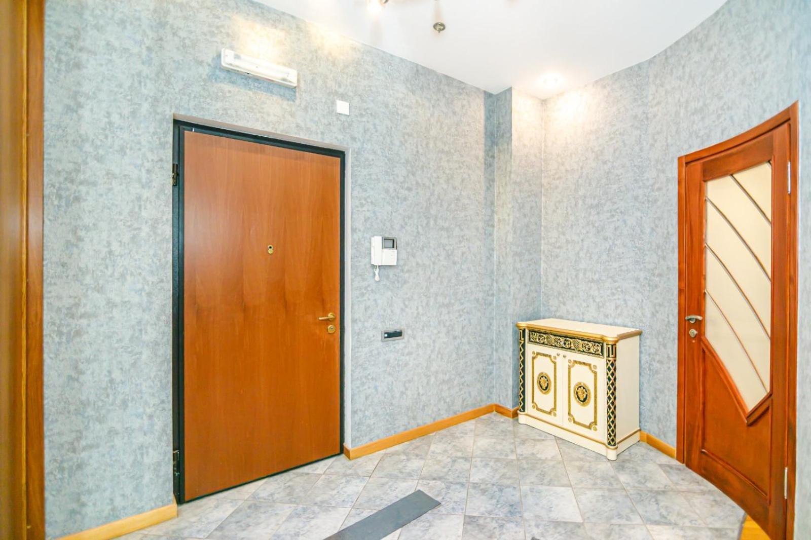 Apartment With Billiards
